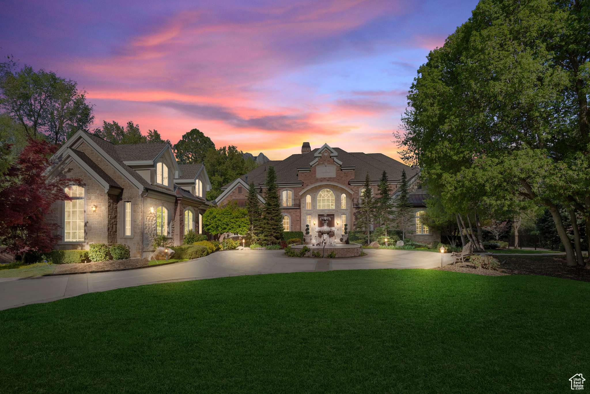 Holladay, UT 84117,2062 E WALKER LN