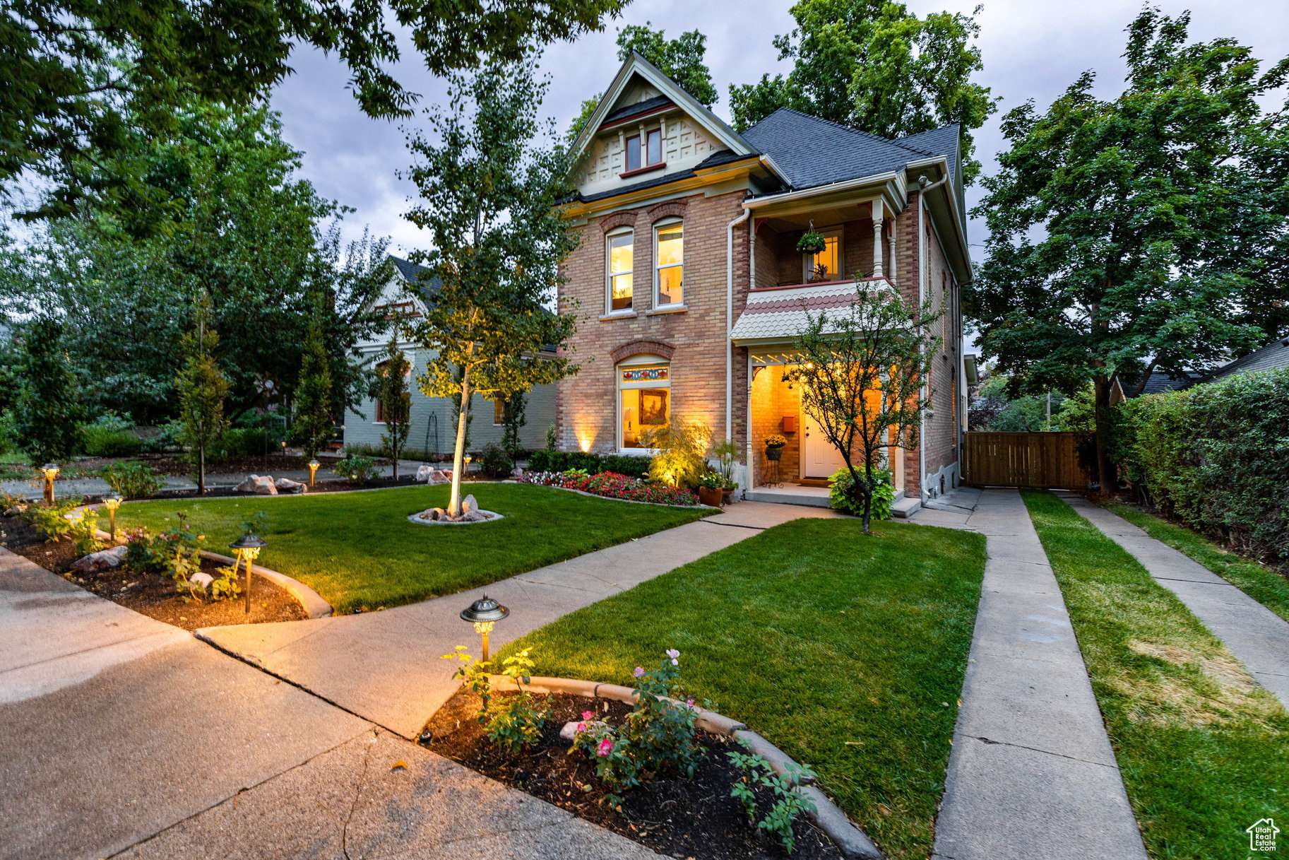 Salt Lake City, UT 84103,914 E 1ST AVE