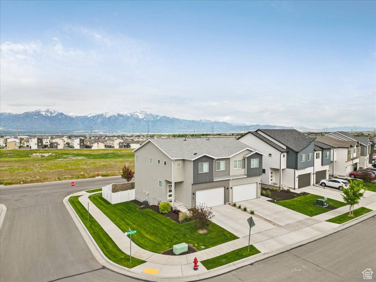 West Jordan, UT 84081,7881 S HIGHLANDPOINT WAY