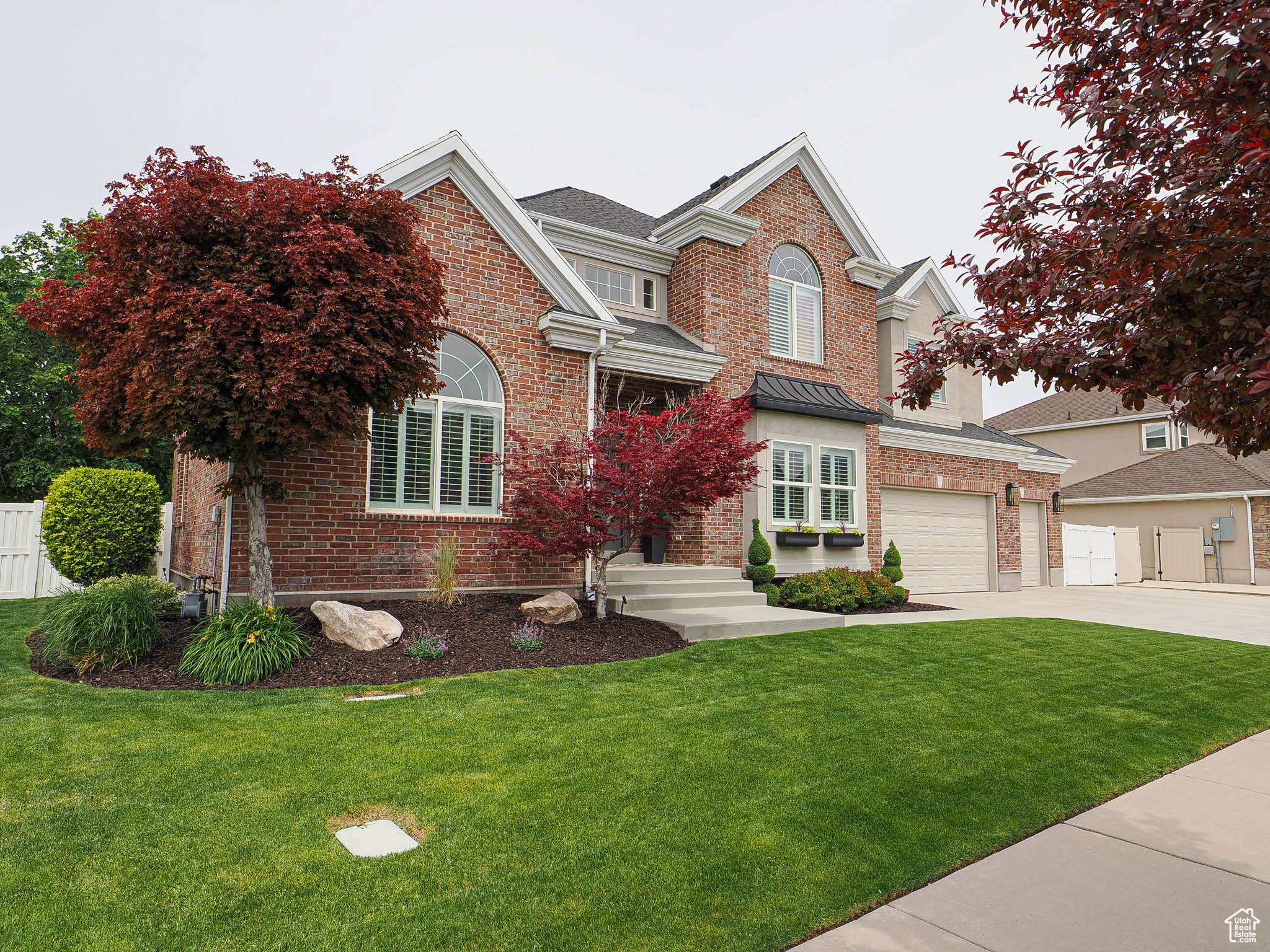 Draper, UT 84020,423 E WOODRIDGE OAK DR S