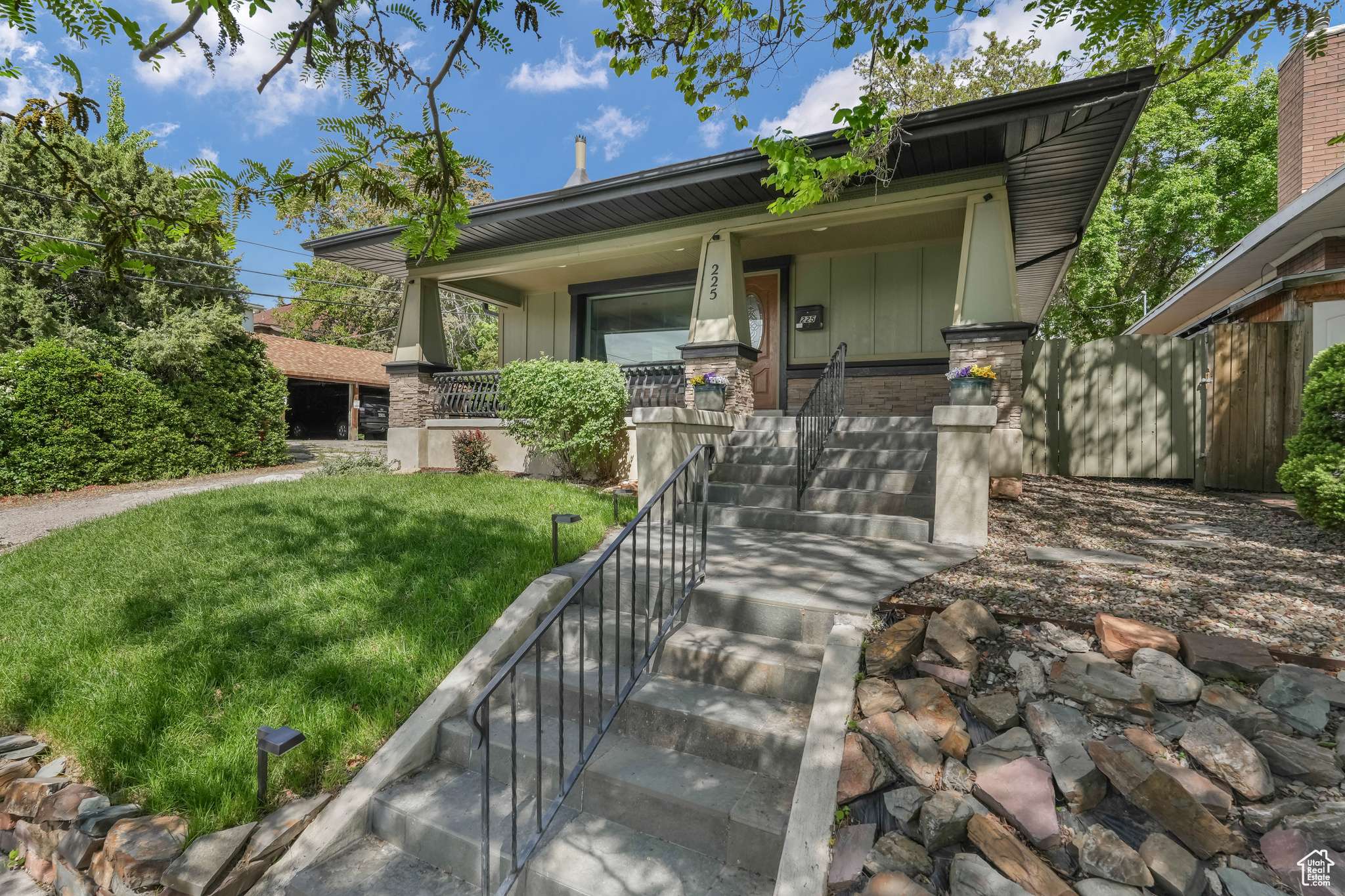 Salt Lake City, UT 84102,225 S 900 E