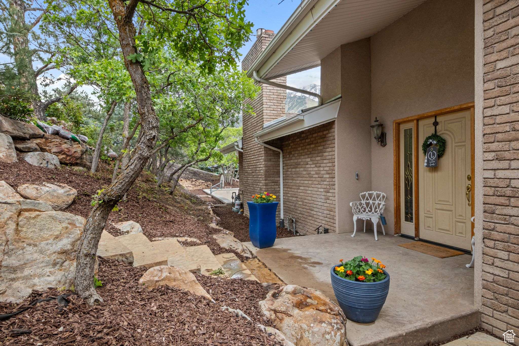 Sandy, UT 84092,15 LONE HOLLOW DR