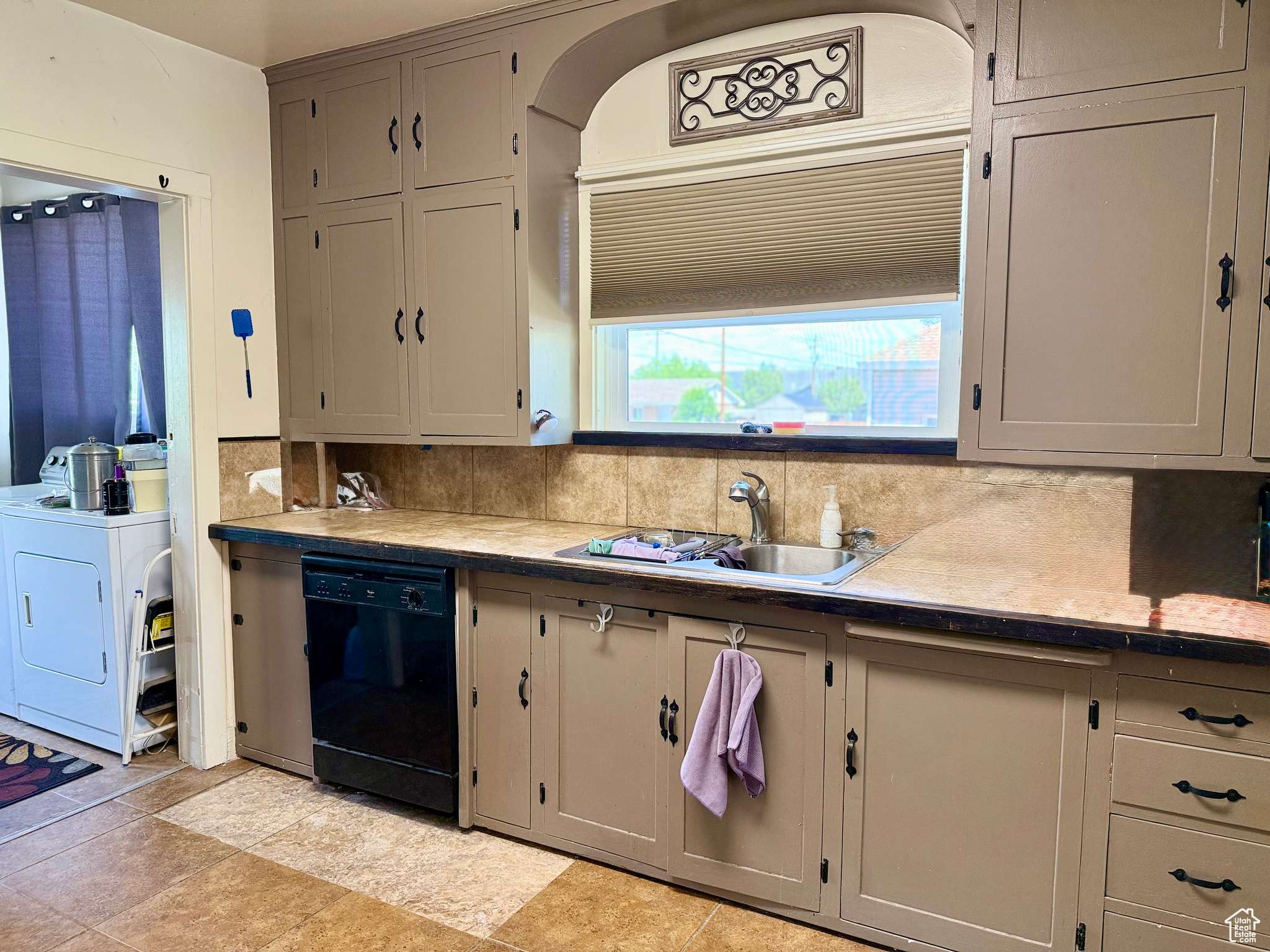 Vernal, UT 84078,145 E 200 S