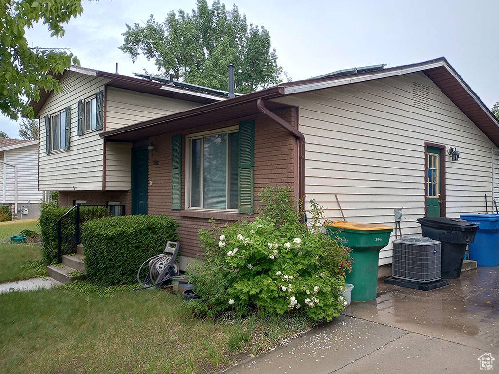 Orem, UT 84057,56 N 970 W