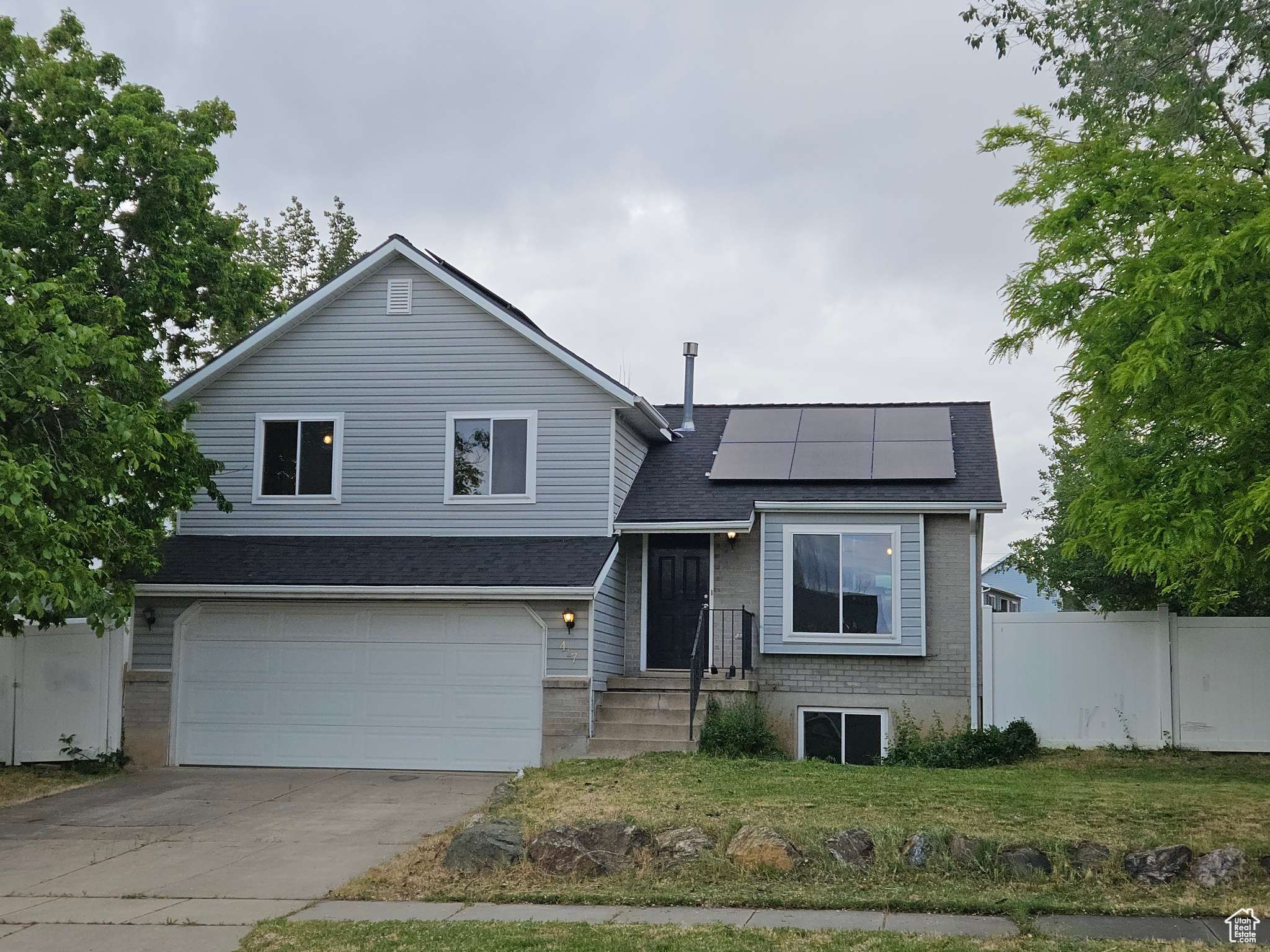 Clearfield, UT 84015,417 W 225 N