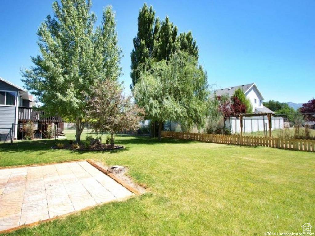 Clinton, UT 84015,2182 N 850 W