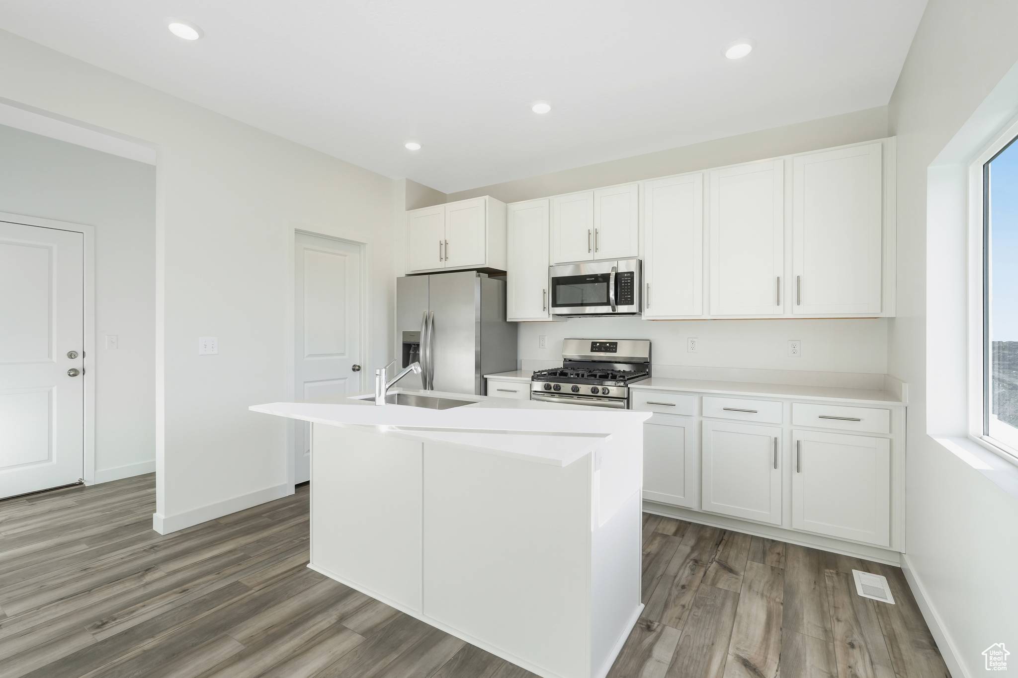 Saratoga Springs, UT 84045,1448 W ROYAL CLOAK DR N #1357