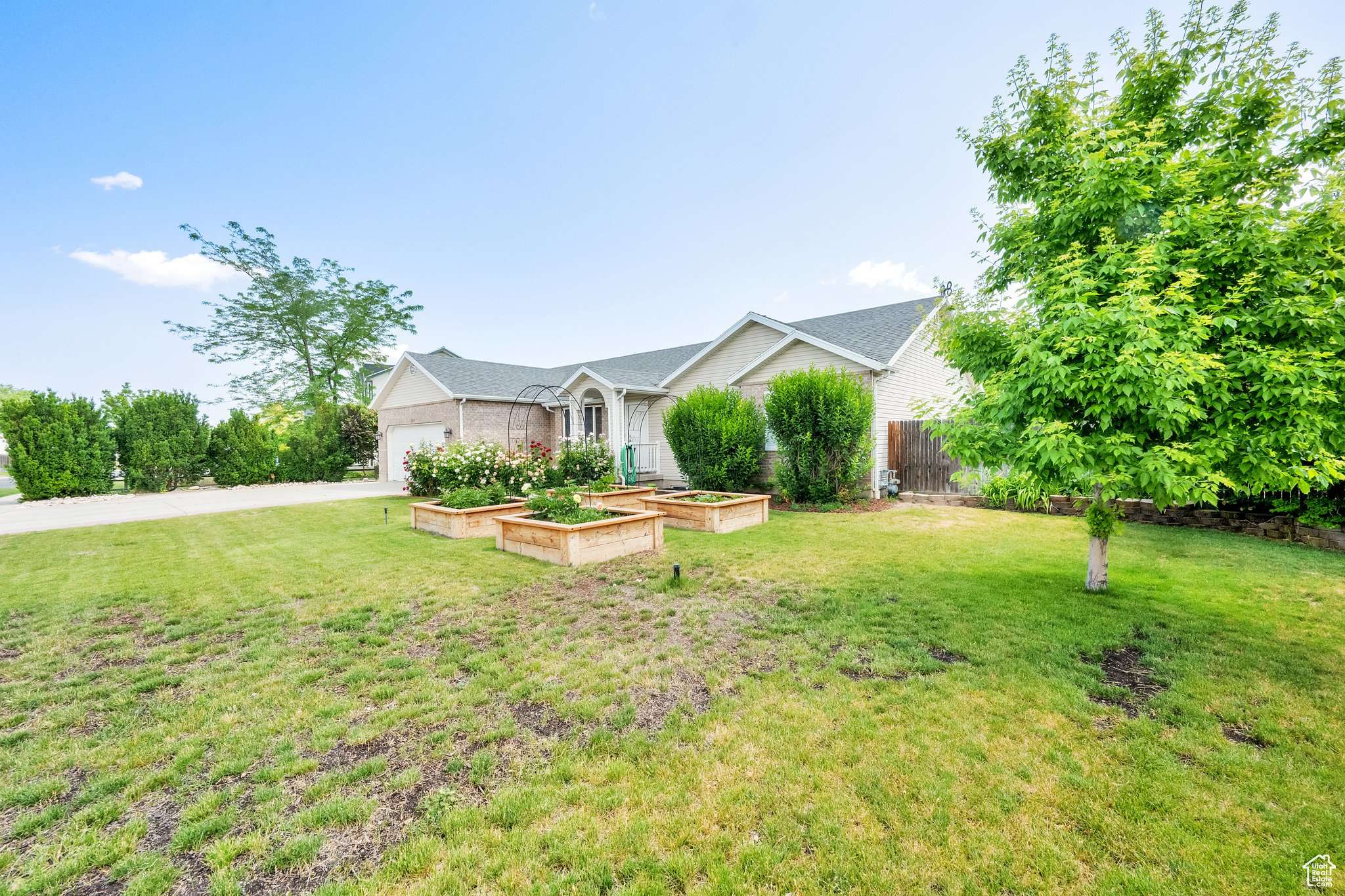 West Jordan, UT 84081,7215 S AERIE HILL DR DR W
