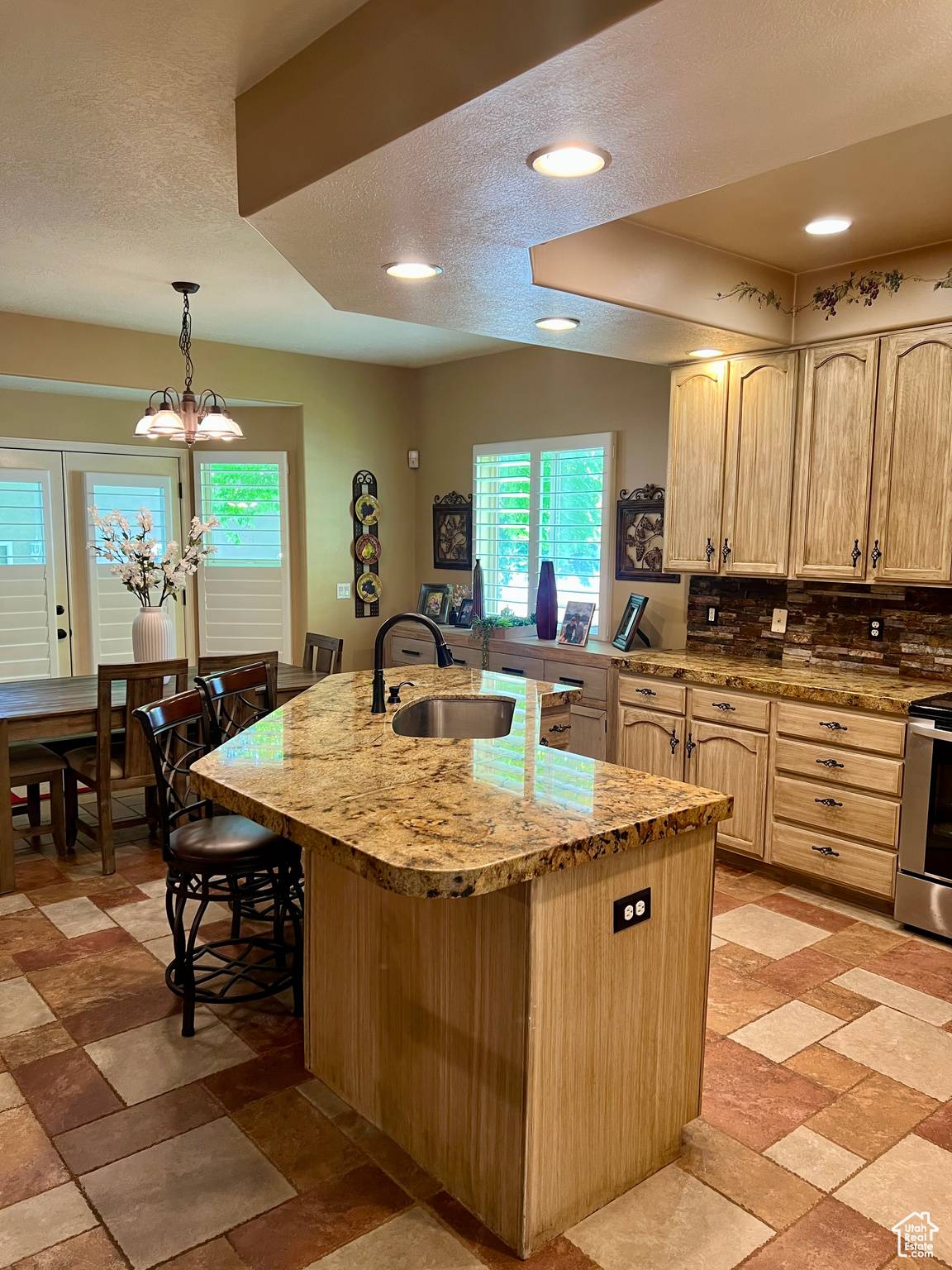 Draper, UT 84020,93 E SWEET BERRY CT