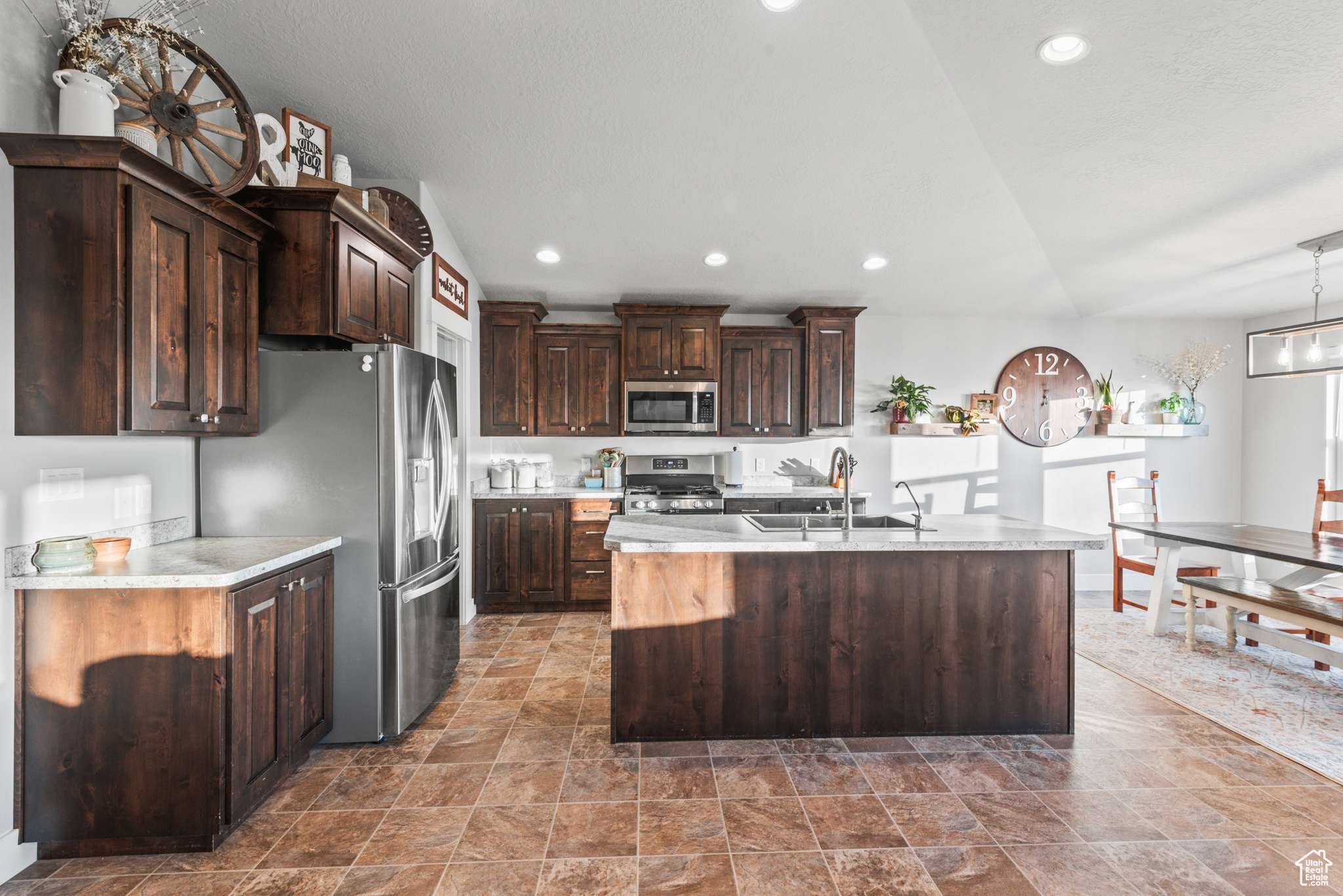 Santaquin, UT 84655,104 S 1250 E