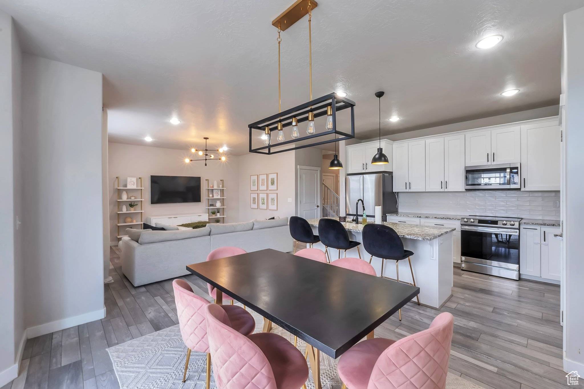 Bluffdale, UT 84065,945 W MCKENNA RD