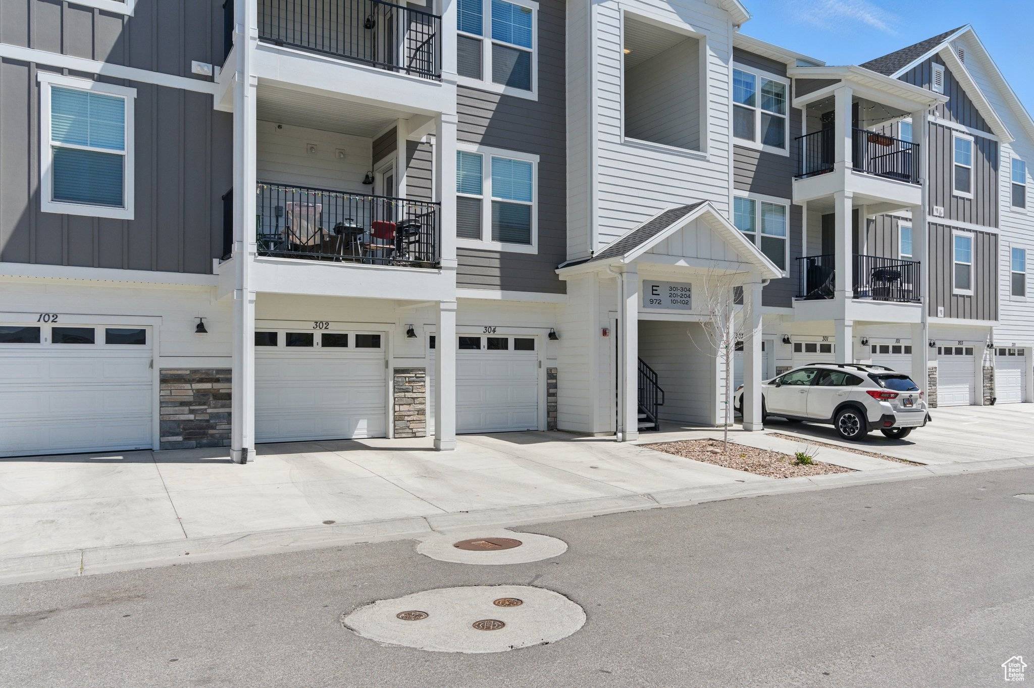 Saratoga Springs, UT 84045,972 W SPIDER GREEN WAY N #E302