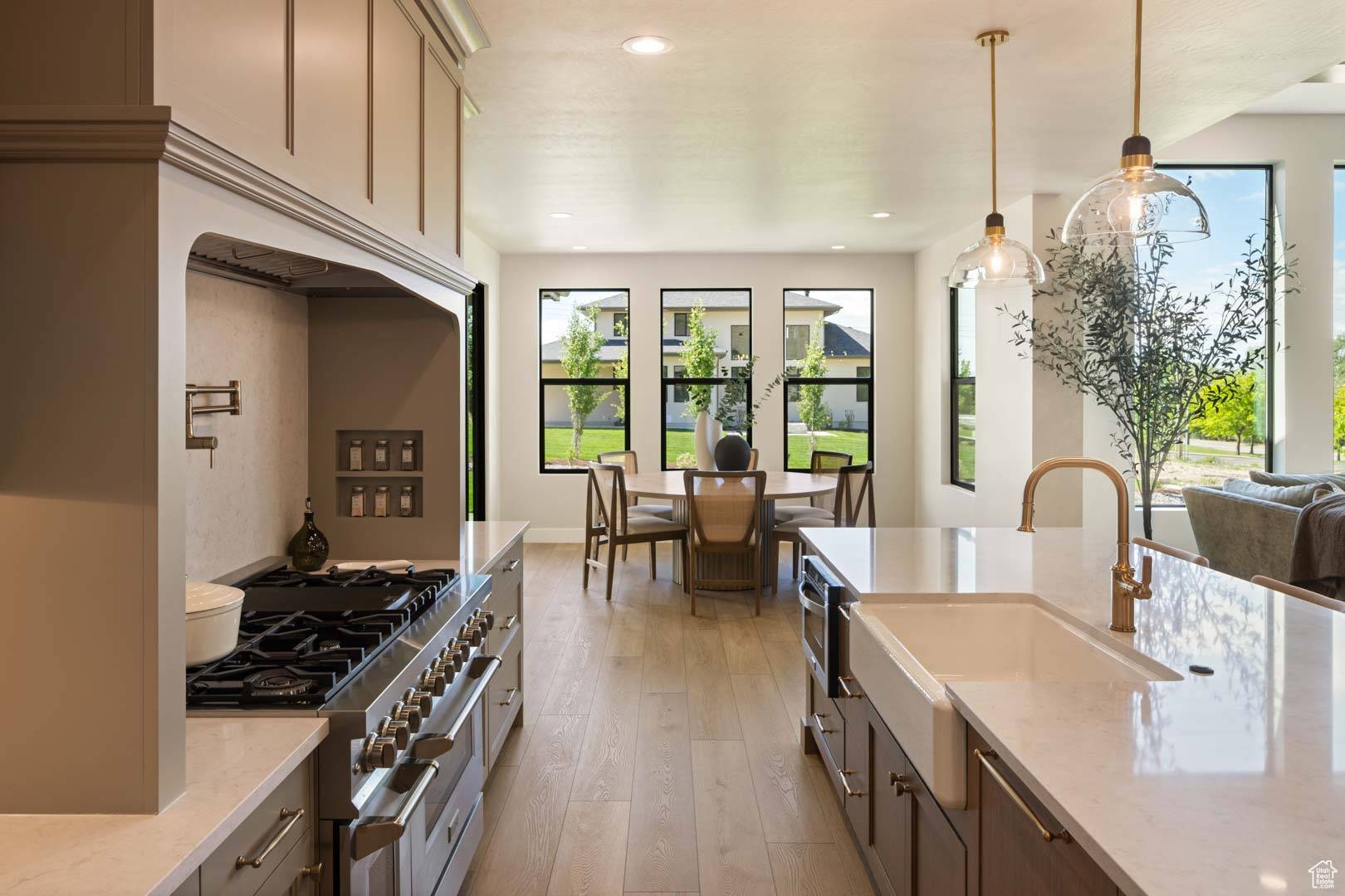 Pleasant Grove, UT 84062,1098 E 110 S
