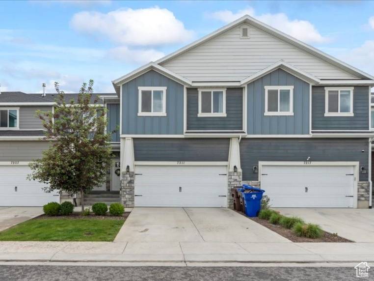 Eagle Mountain, UT 84005,7211 N CLOVER LEAF LN