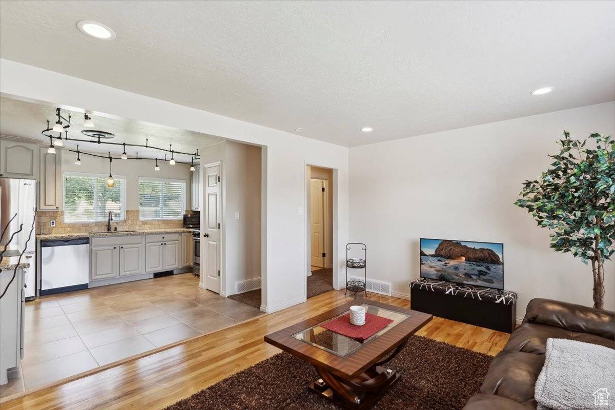 Washington Terrace, UT 84405,320 E 4600 S