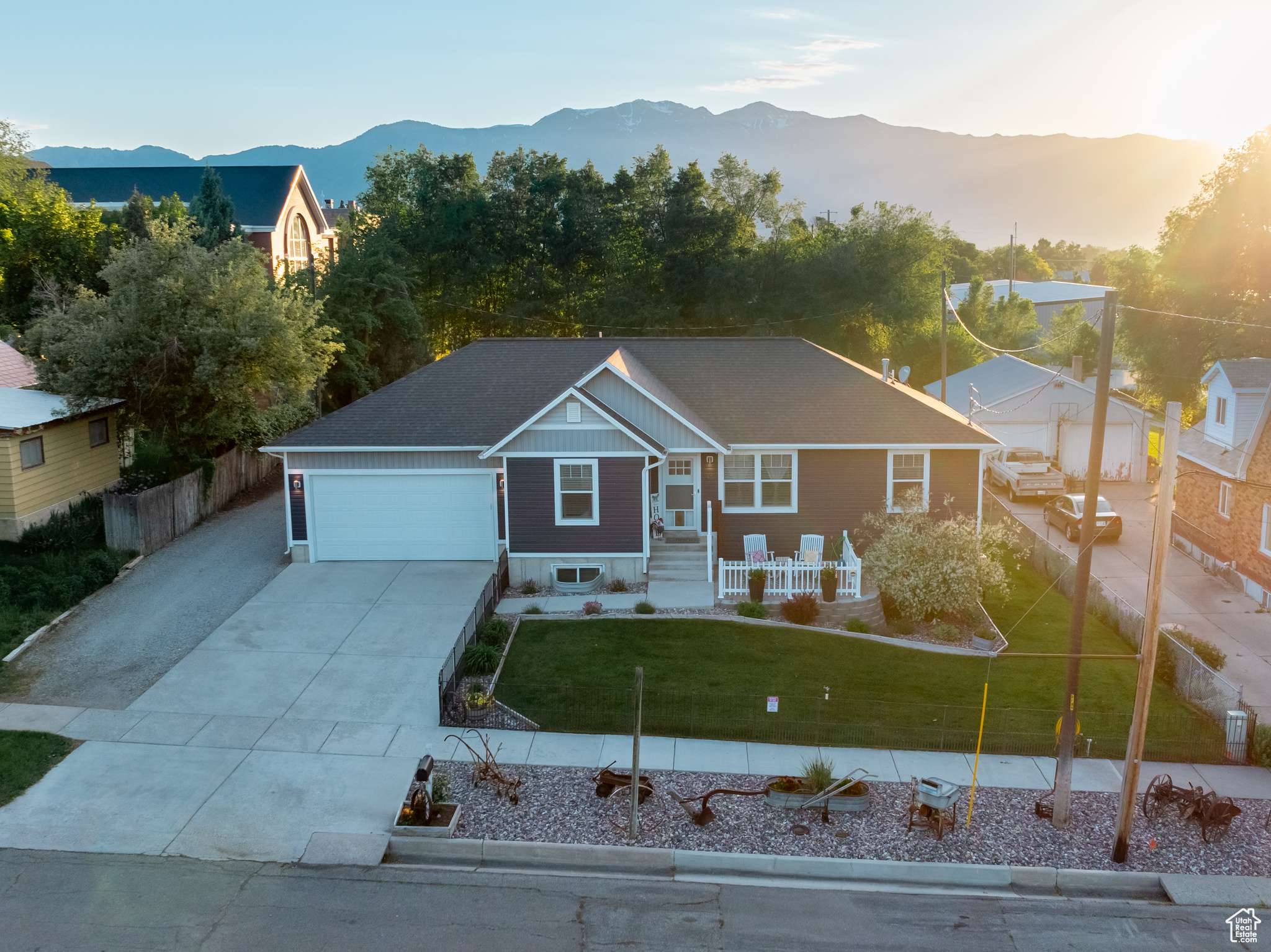 Hyrum, UT 84319,45 N CENTER ST