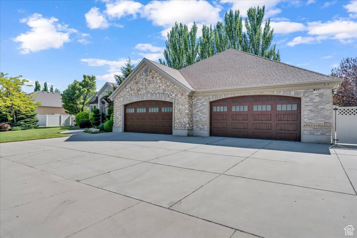 South Jordan, UT 84095,10605 S WILLOW VALLEY RD W
