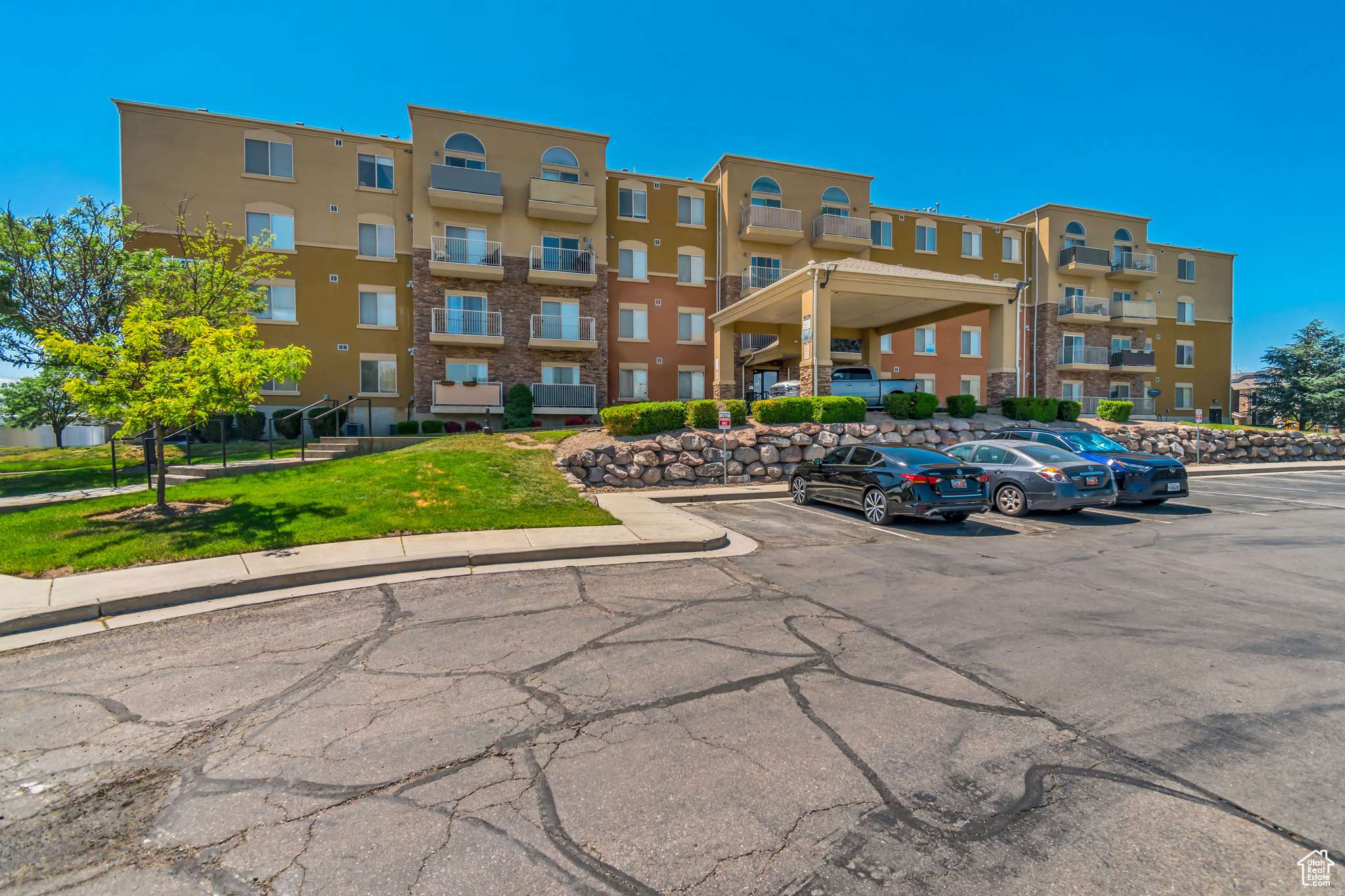 West Valley City, UT 84119,3478 S COZY RIVER PL W #210