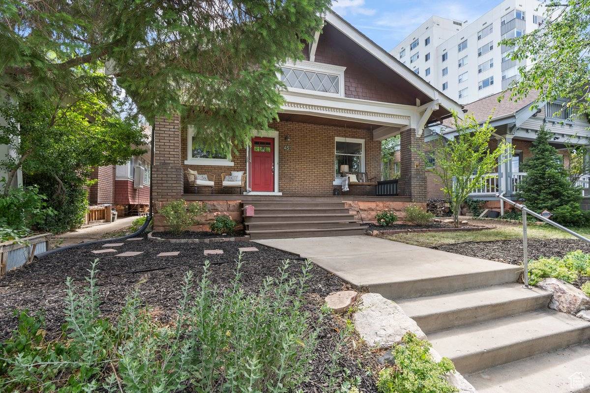 Salt Lake City, UT 84102,457 S DOUGLAS ST E