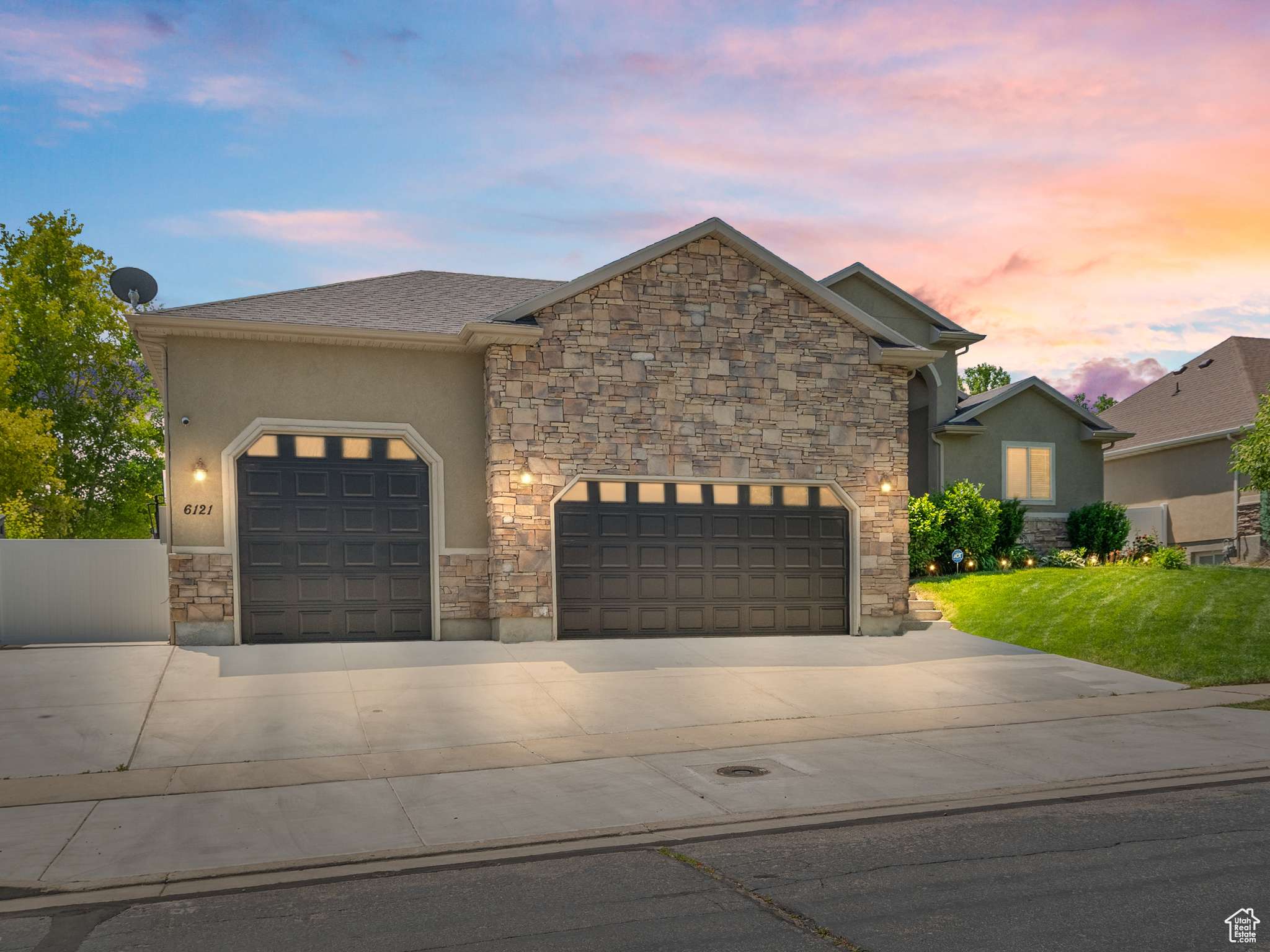 West Jordan, UT 84081,6121 W INDIAN OAK DR S
