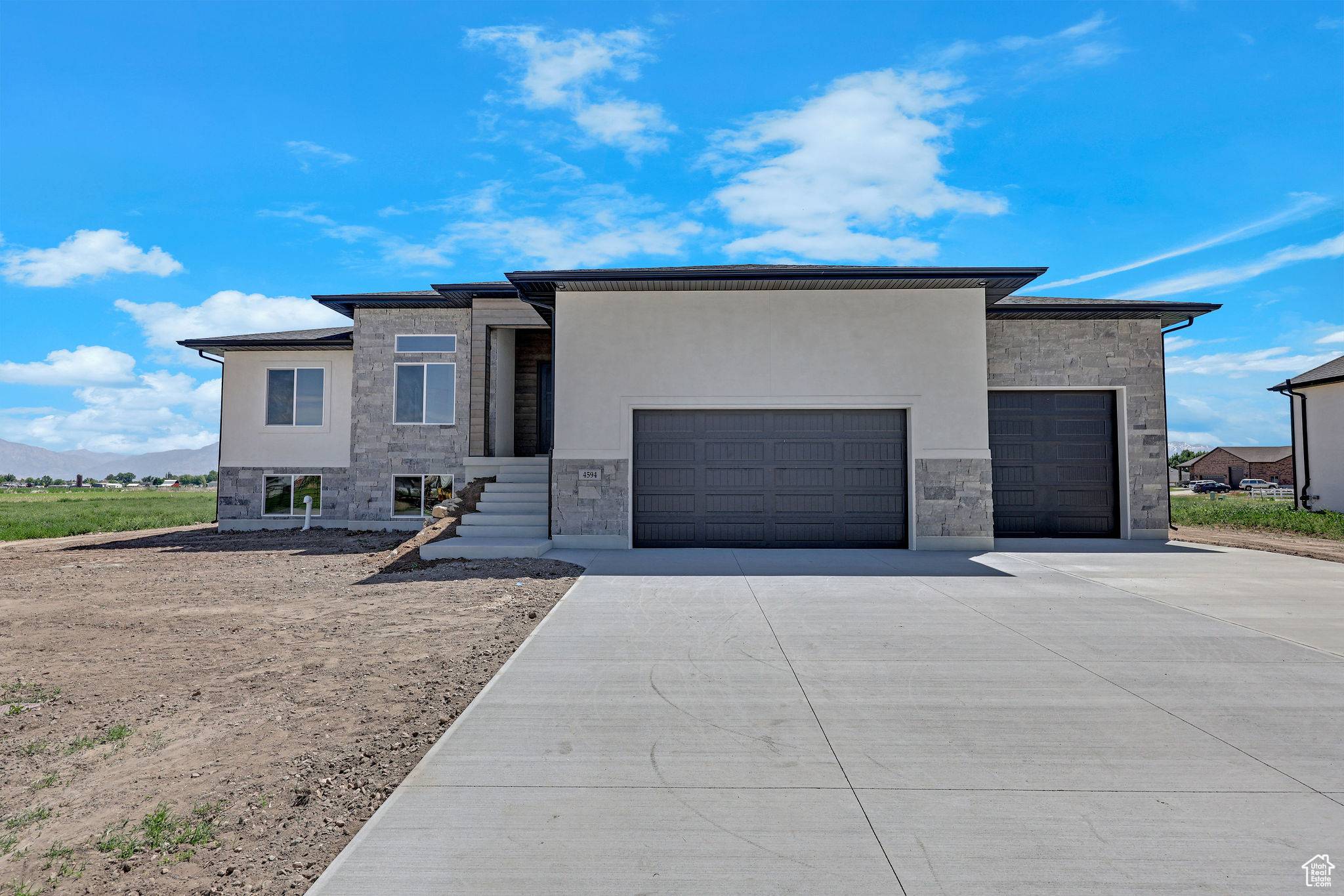 Hooper, UT 84315,4594 S 6300 W