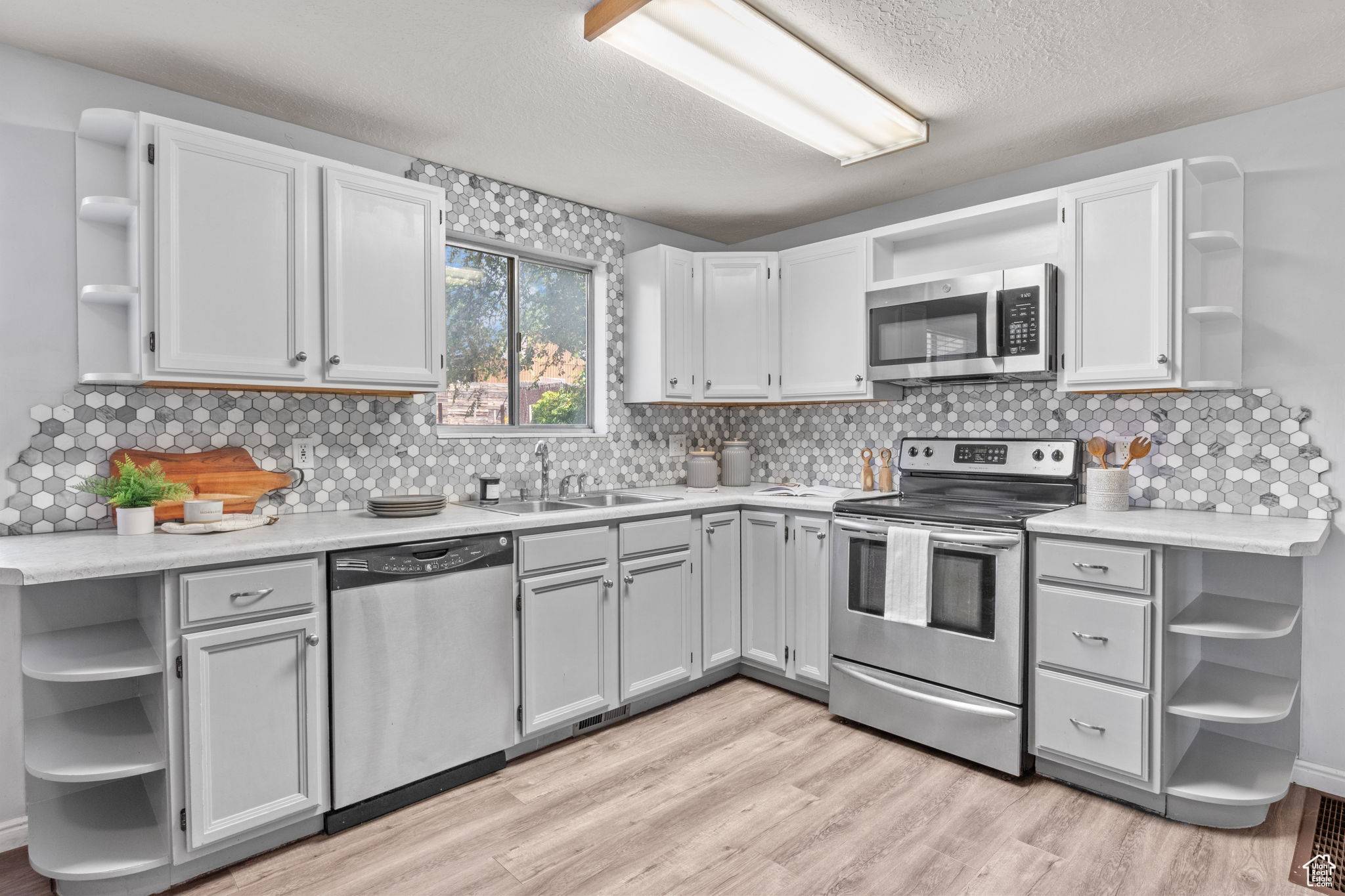 Layton, UT 84041,1522 W 1200 N