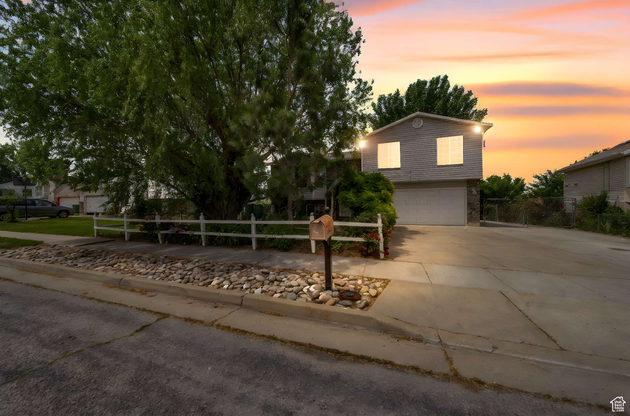 Roy, UT 84067,4213 S 2850 W
