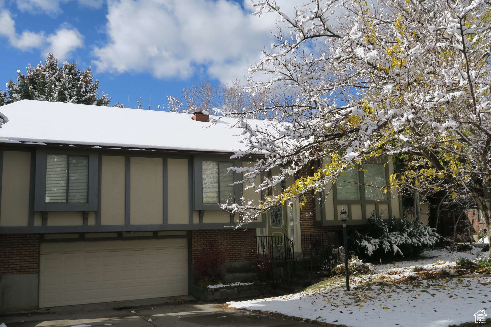Sandy, UT 84092,9494 S PINEDALE CIR