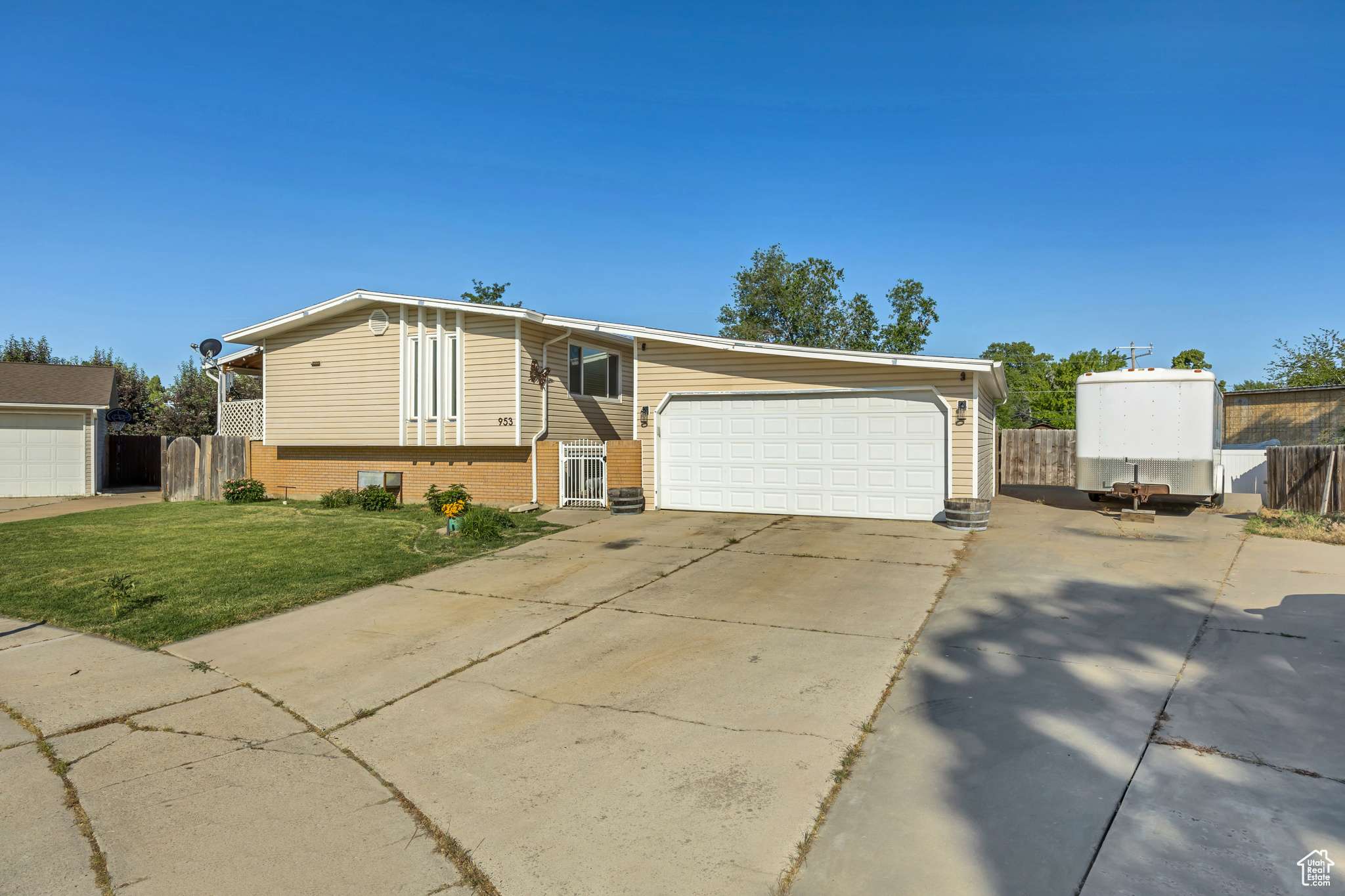 Layton, UT 84041,953 E 100 S