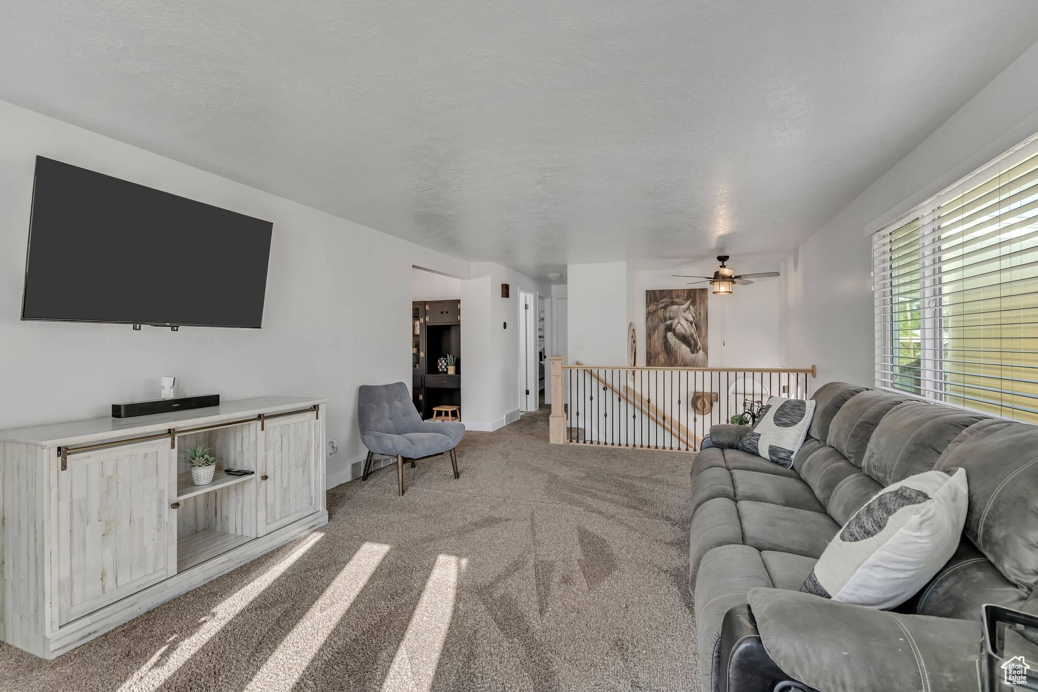 Layton, UT 84041,953 E 100 S