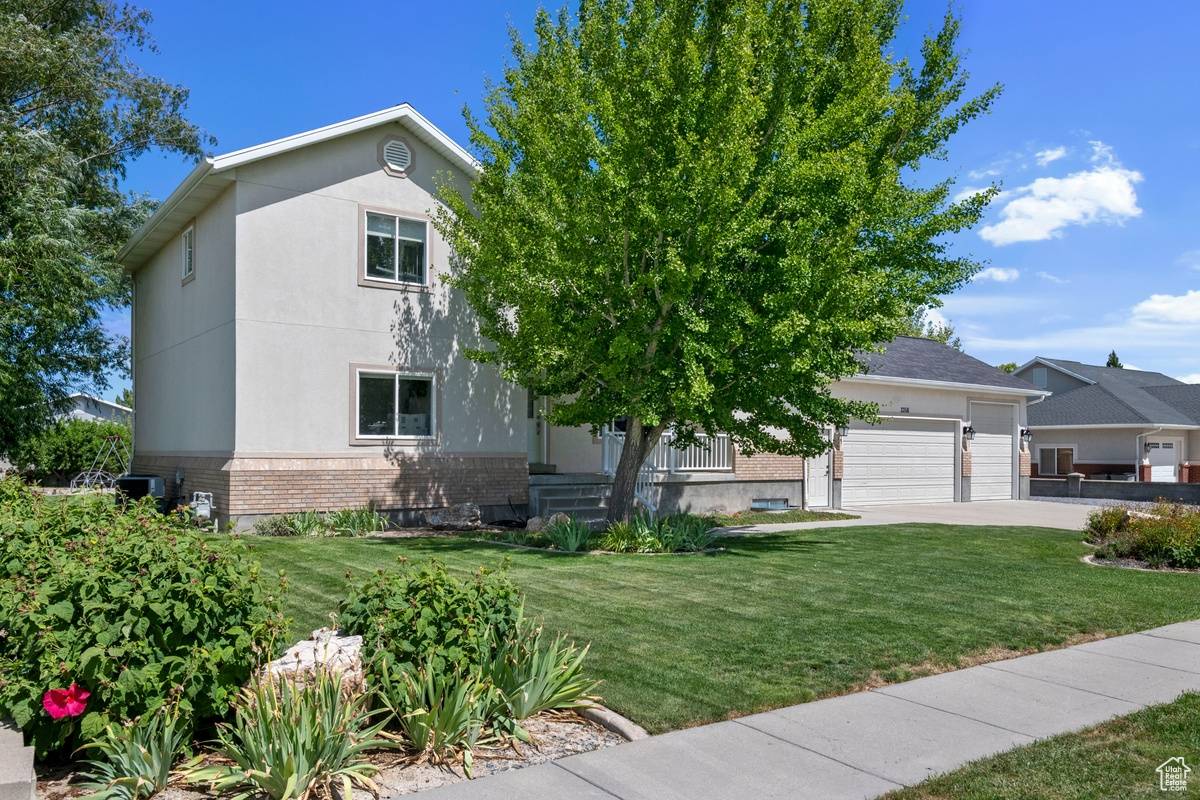 South Jordan, UT 84095,3356 STAR FIRE RD