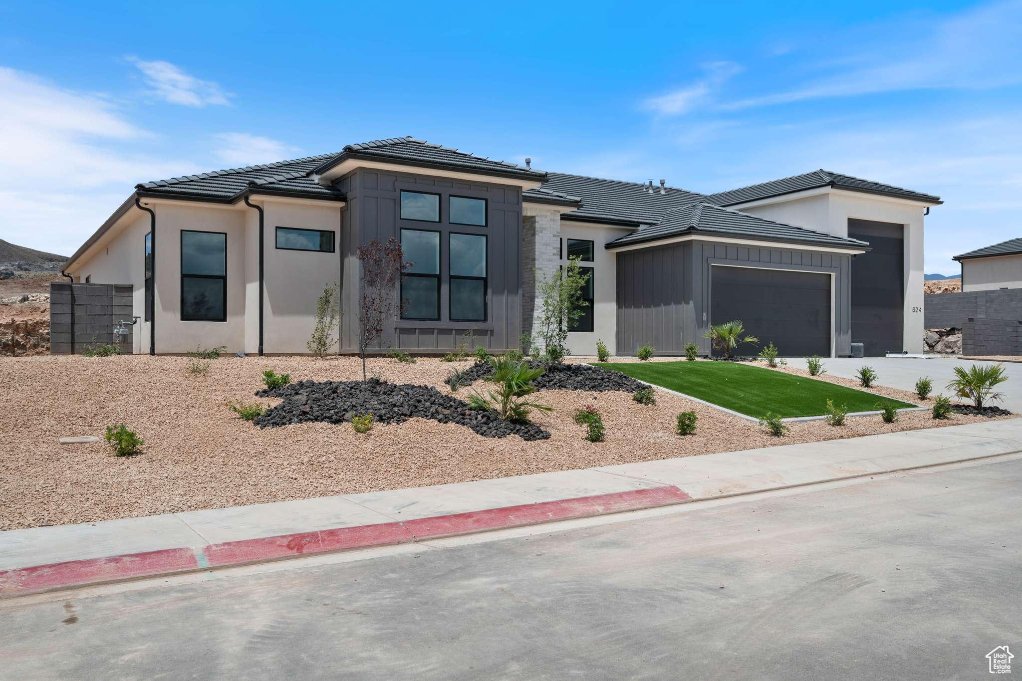 Hurricane, UT 84737,824 S 1690 W