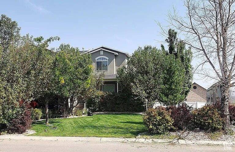 Vernal, UT 84078,1559 S 2950 W