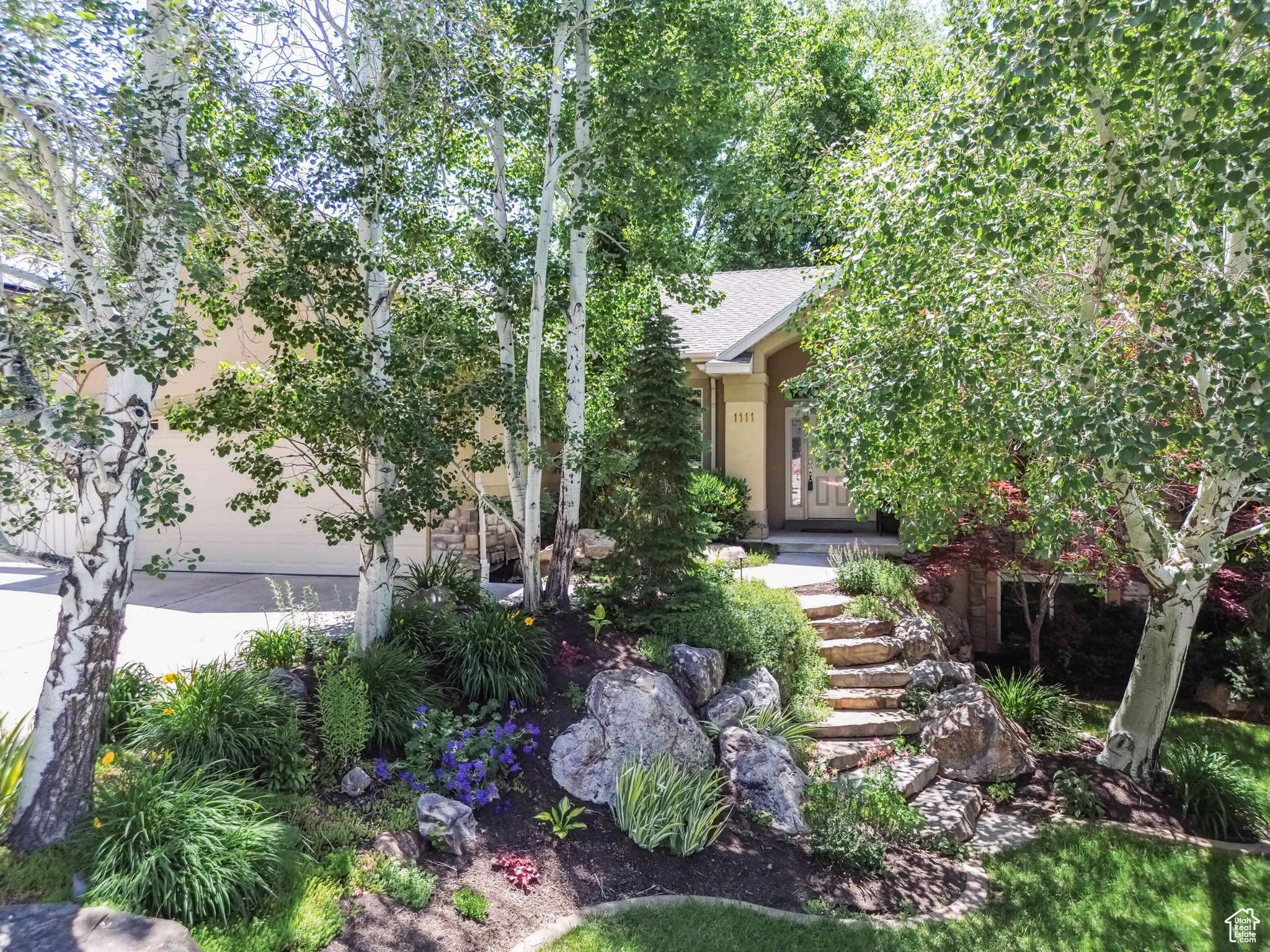 Ogden, UT 84404,1111 E BENCH VIEW DR