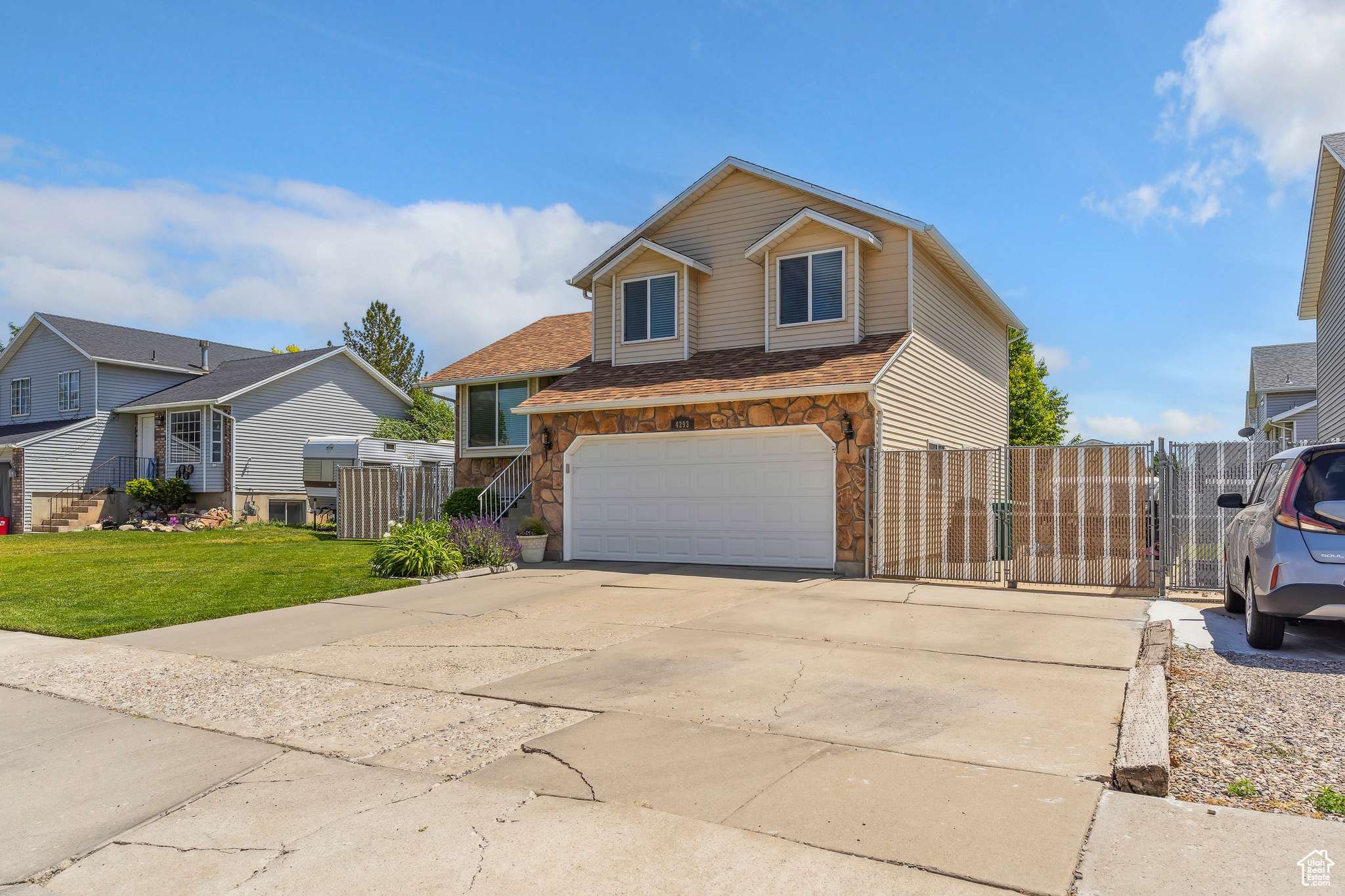 Roy, UT 84067,4293 W 5550 S