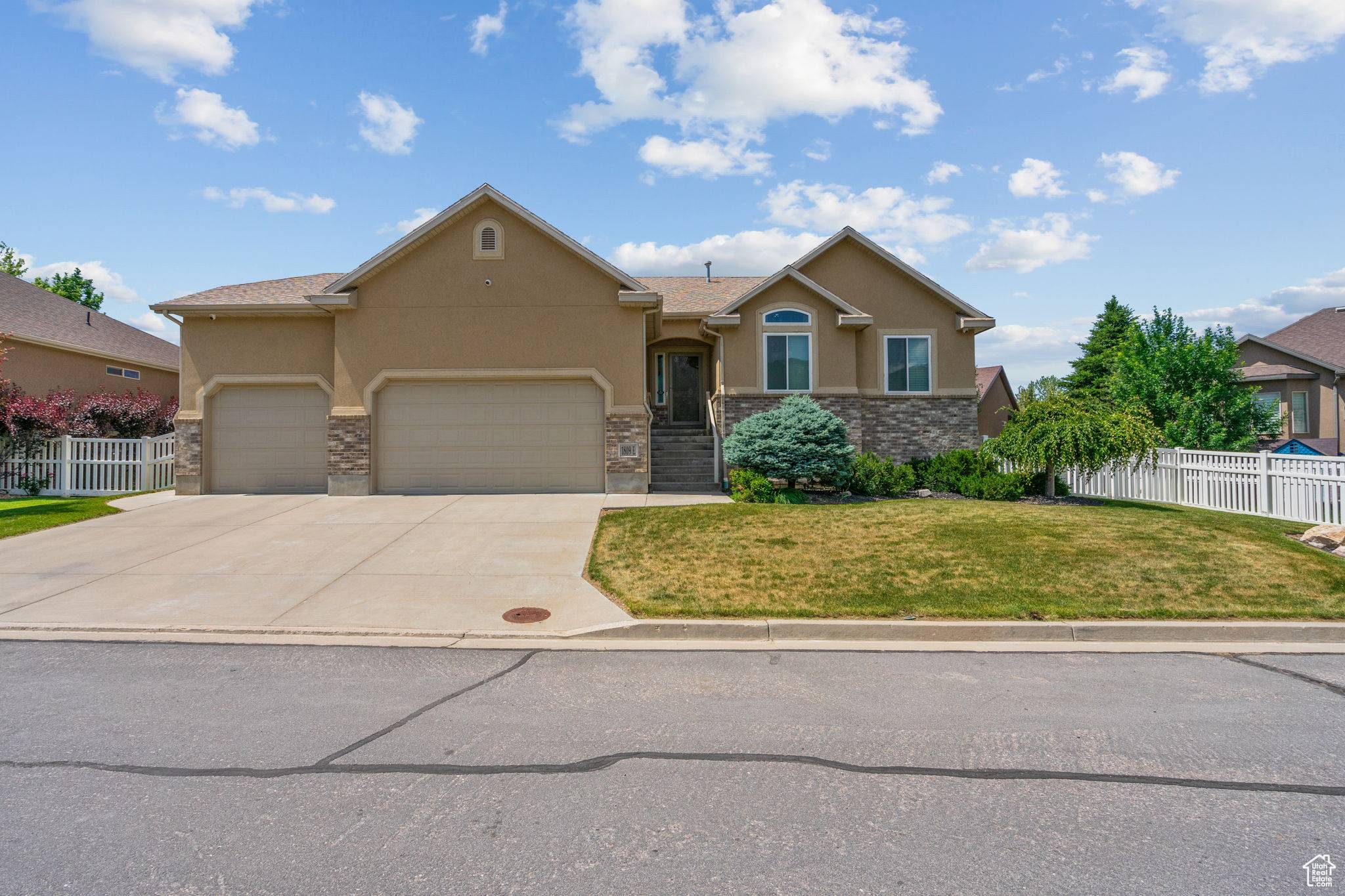 South Weber, UT 84405,1809 E KAY LN