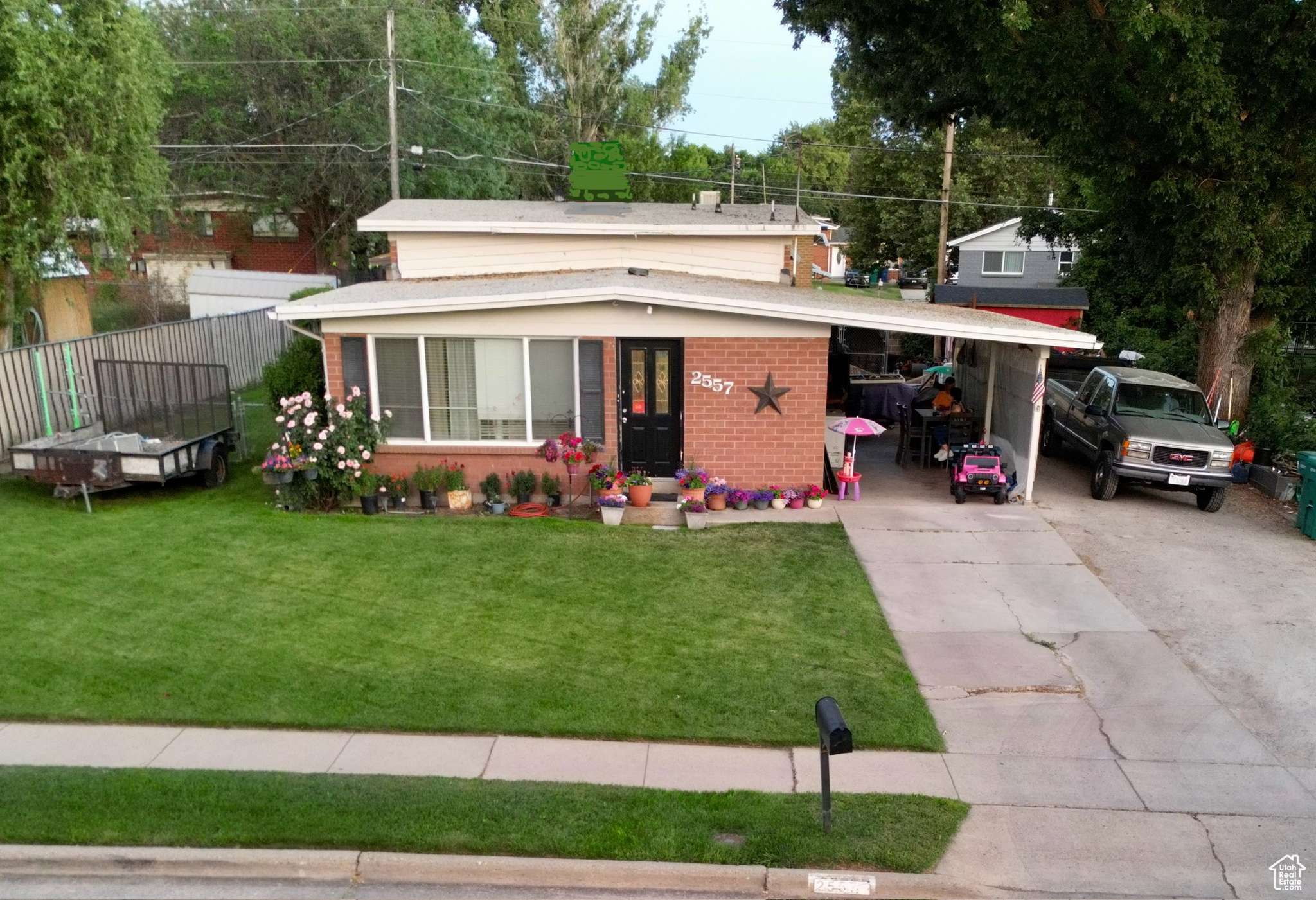 Roy, UT 84067,2557 W 5725 S