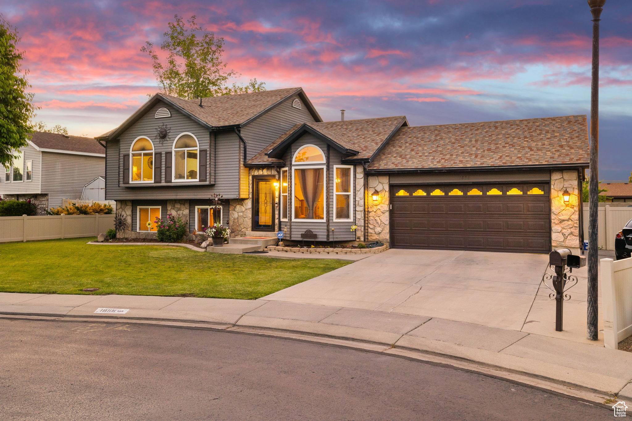West Jordan, UT 84088,1856 W 8250 S