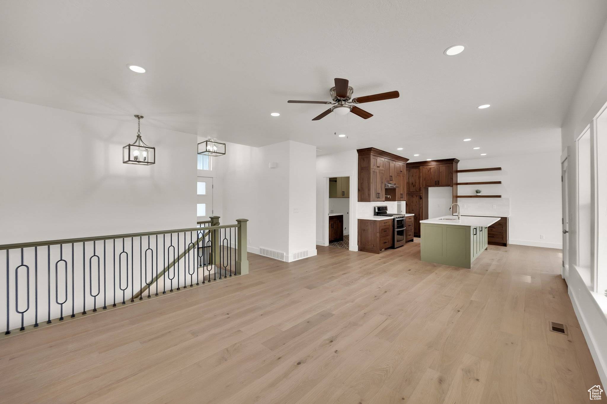 West Jordan, UT 84081,8356 S FOUR ELM CIR #1
