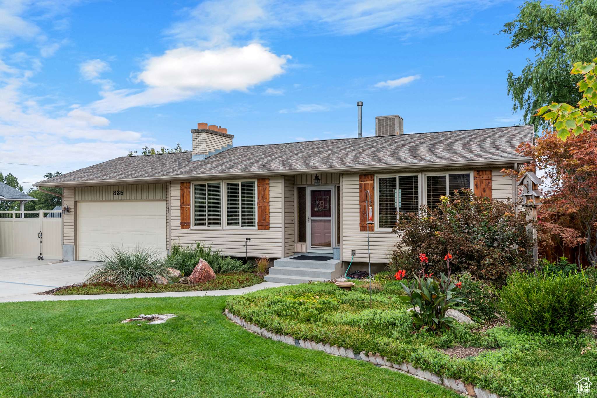 Draper, UT 84020,835 E CANYON BREEZE LN