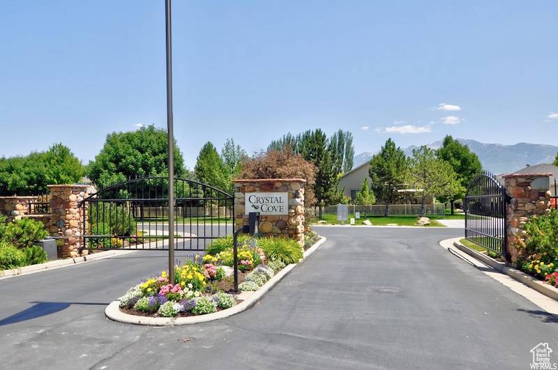 South Jordan, UT 84095,10976 QUARTZ DR