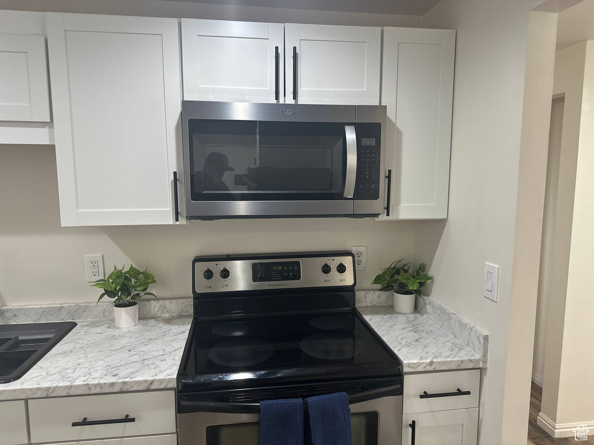 Ogden, UT 84404,469 CANFIELD DR
