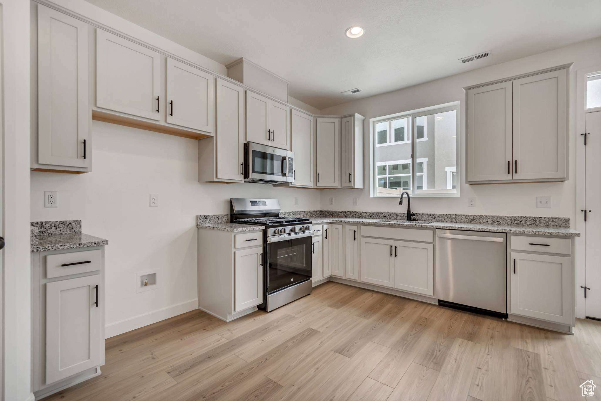 Clinton, UT 84015,2616 N 2125 W #147