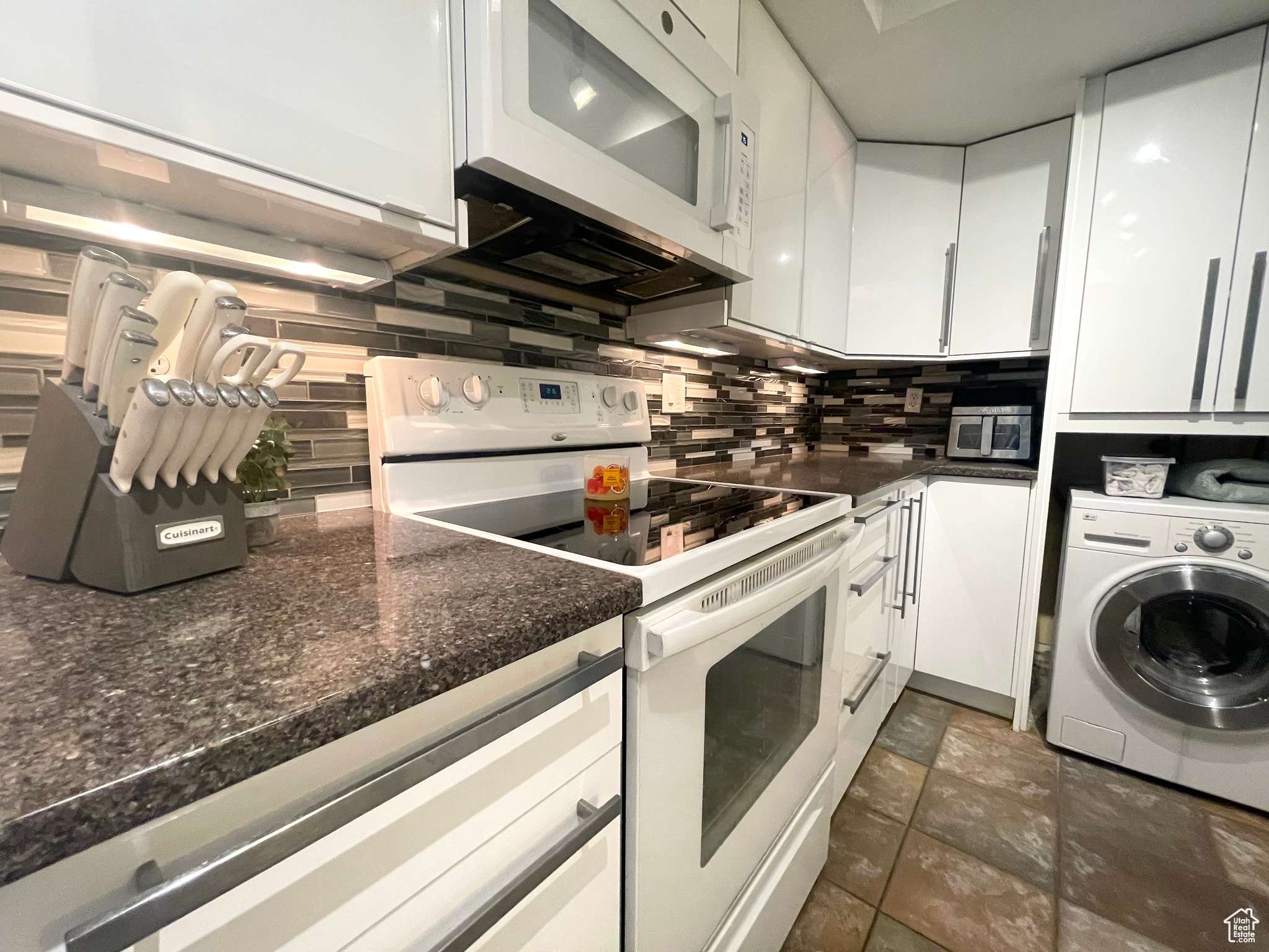 Salt Lake City, UT 84102,110 S 800 E #300