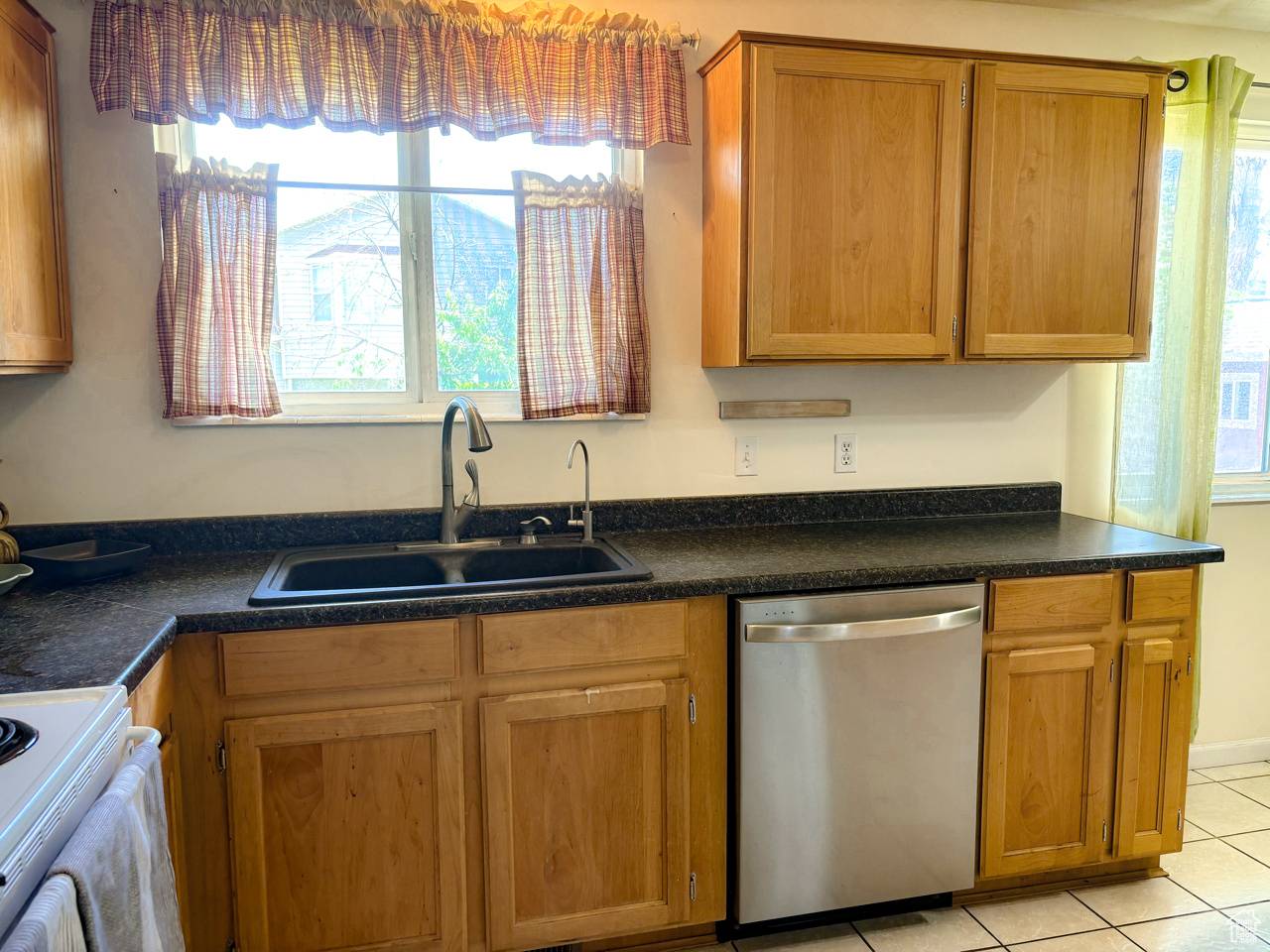 Salt Lake City, UT 84118,6153 S WOODSBOROUGH WAY W