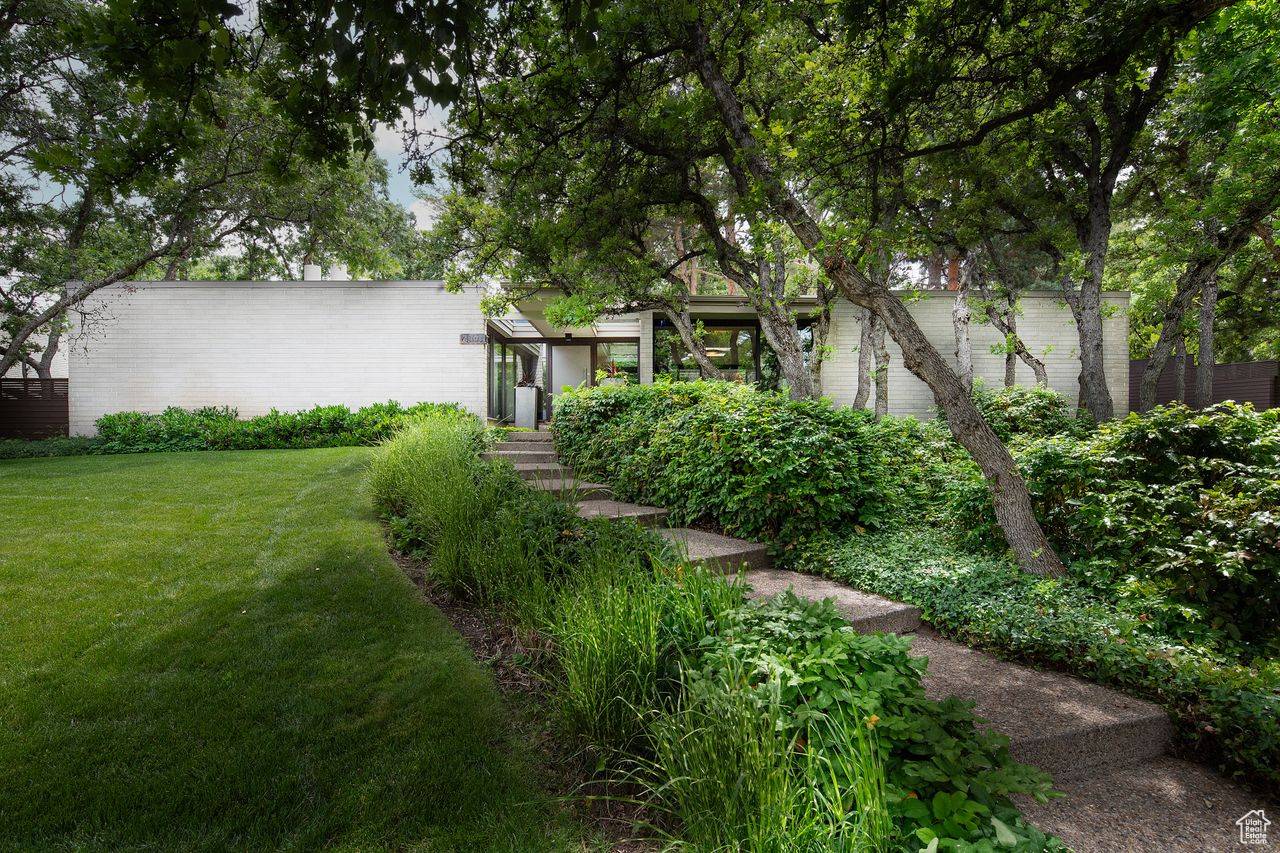 South Ogden, UT 84403,4835 KIWANA DR