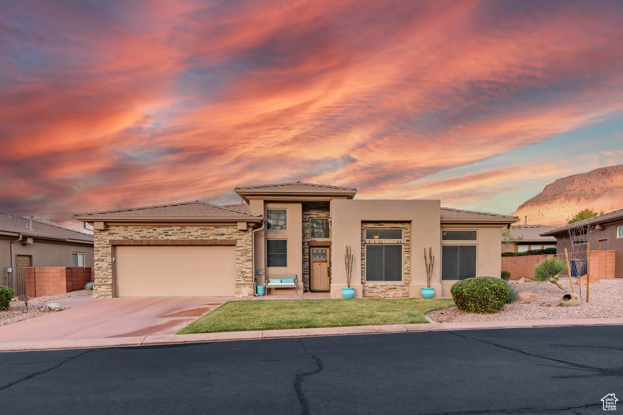 Ivins, UT 84738,250 N SNOW CANYON DR #16