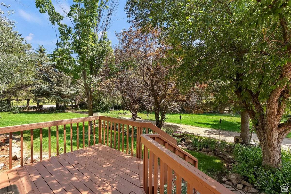 Huntsville, UT 84317,409 N 9000 E