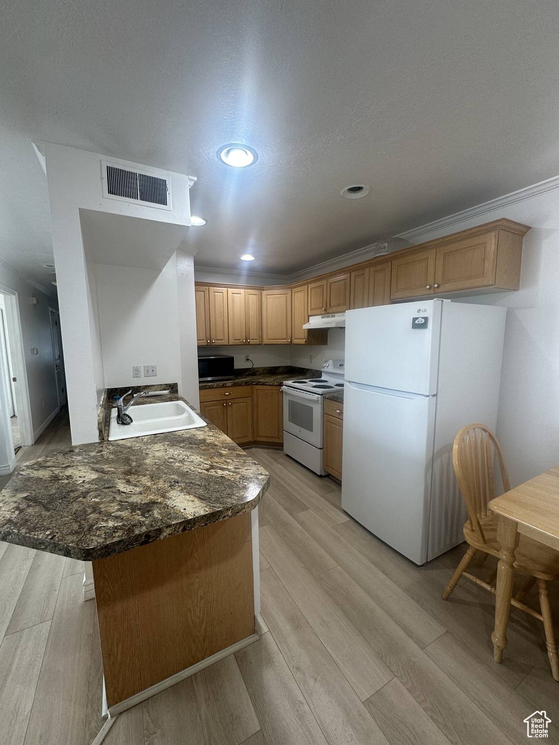 Provo, UT 84601,1525 N RIVERSIDE AVE #42