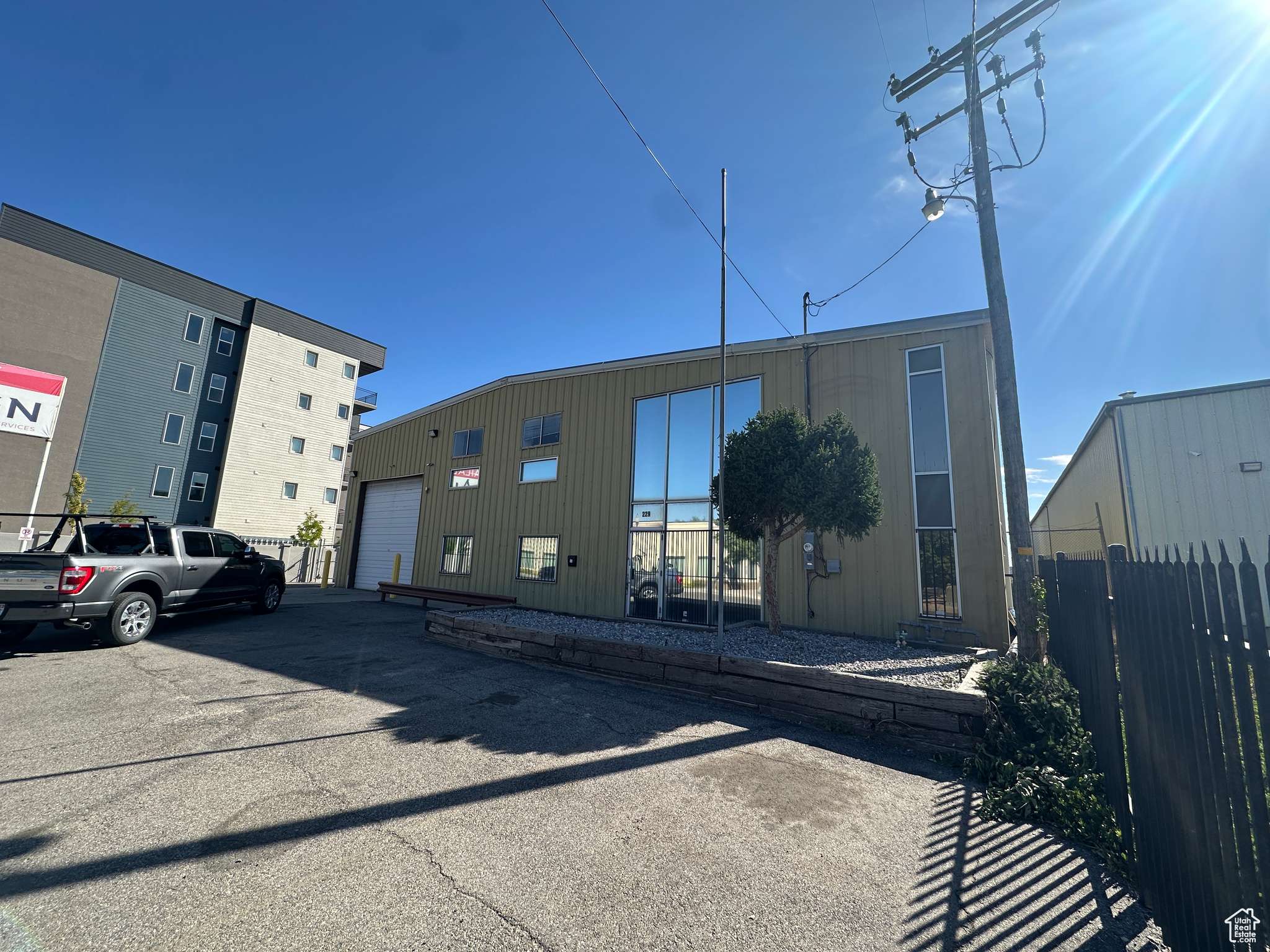 Salt Lake City, UT 84115,229 W HARRIS AVE